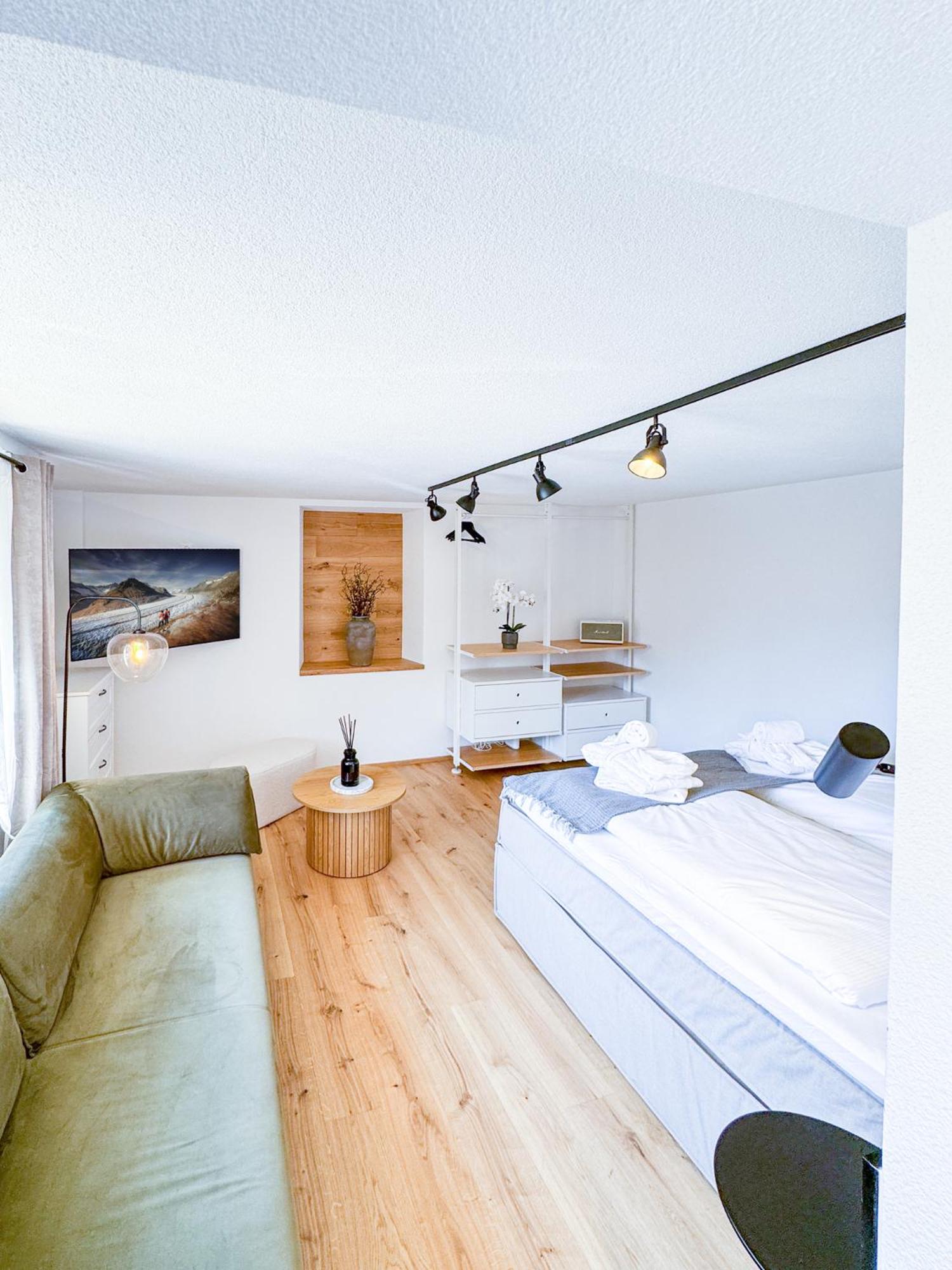 One-Bedroom Apartment with Garden - Photo 5