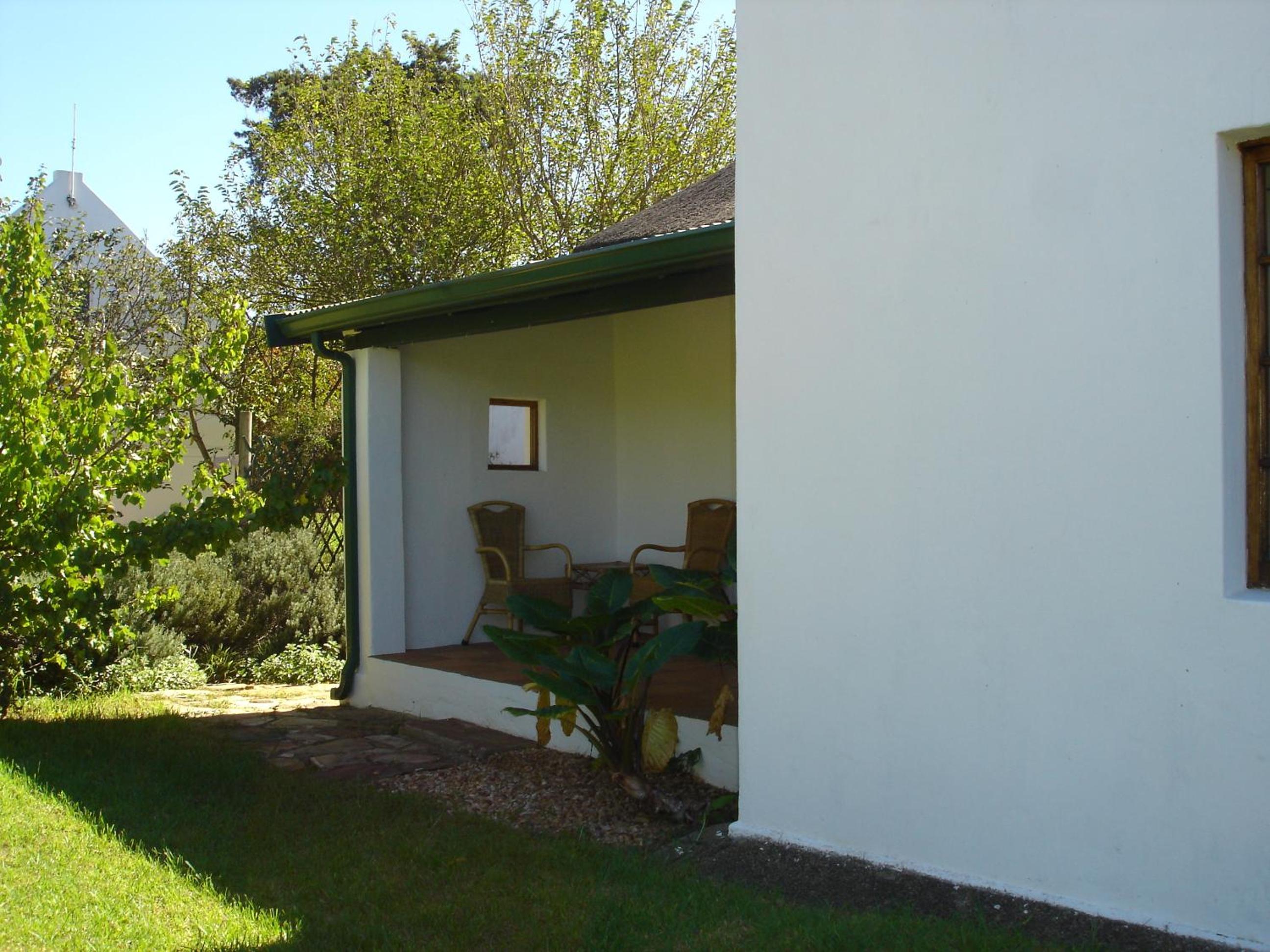 Two-Bedroom Cottage - Photo 5