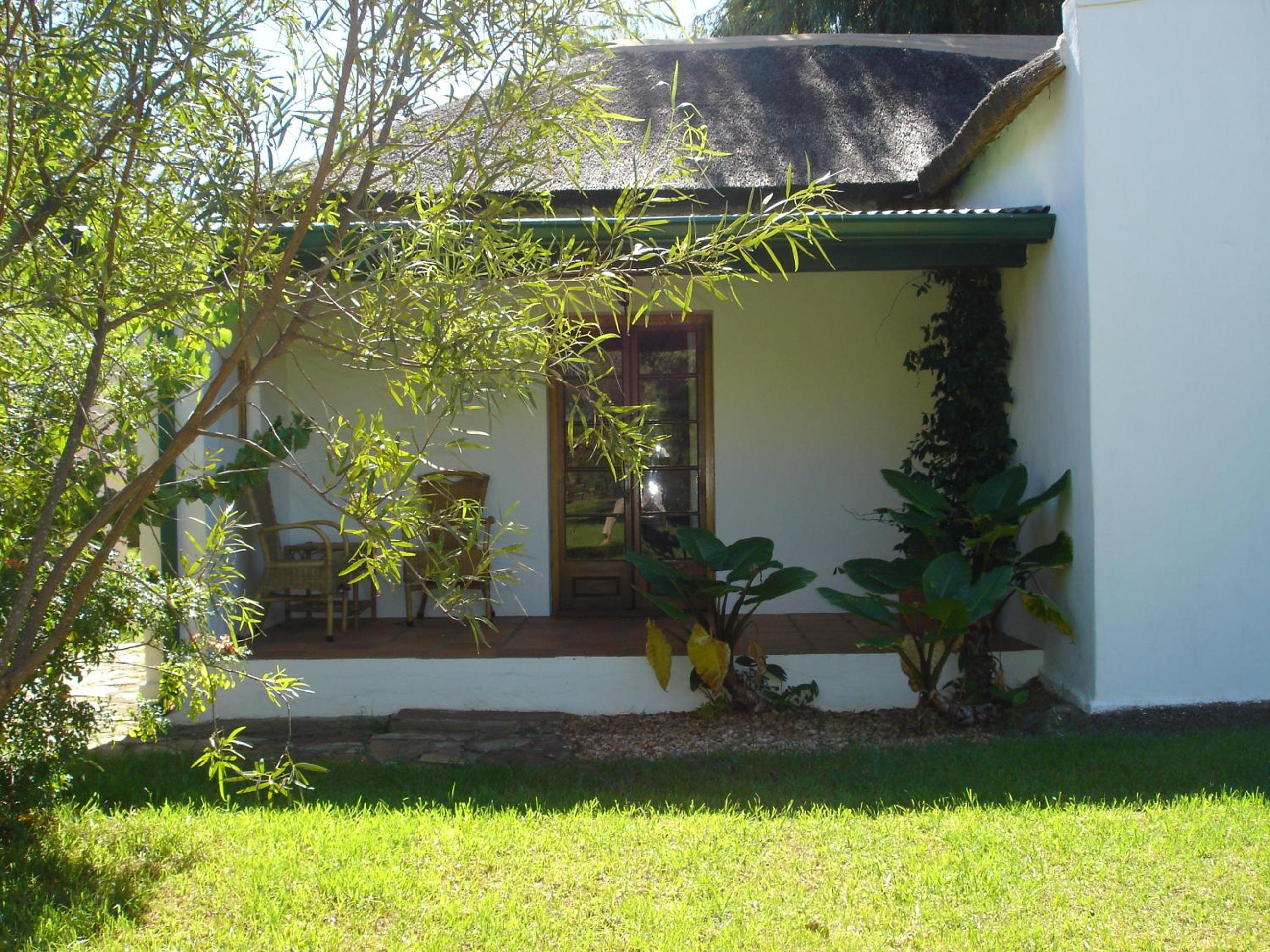 Two-Bedroom Cottage - Photo 3
