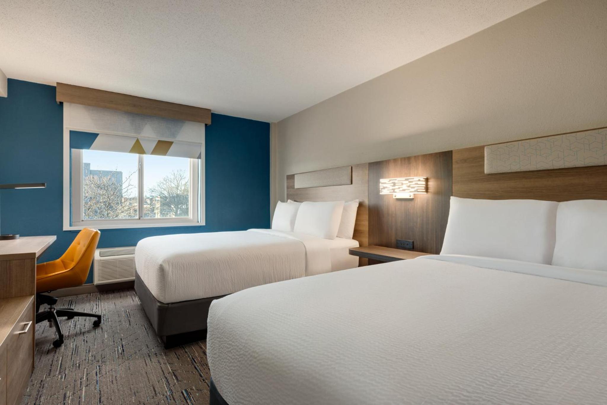 Queen Room with Two Queen Beds - Hearing Accessible/Non-Smoking