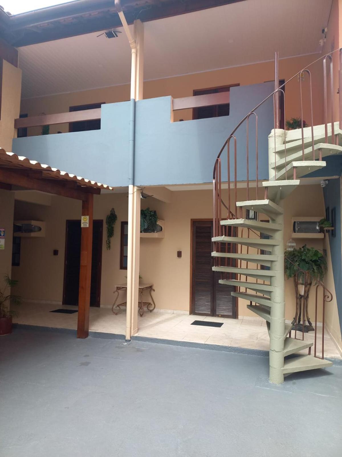 Budget Double Room - Photo 10