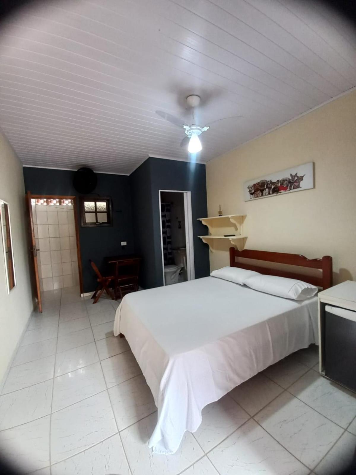 Budget Double Room - Photo 3