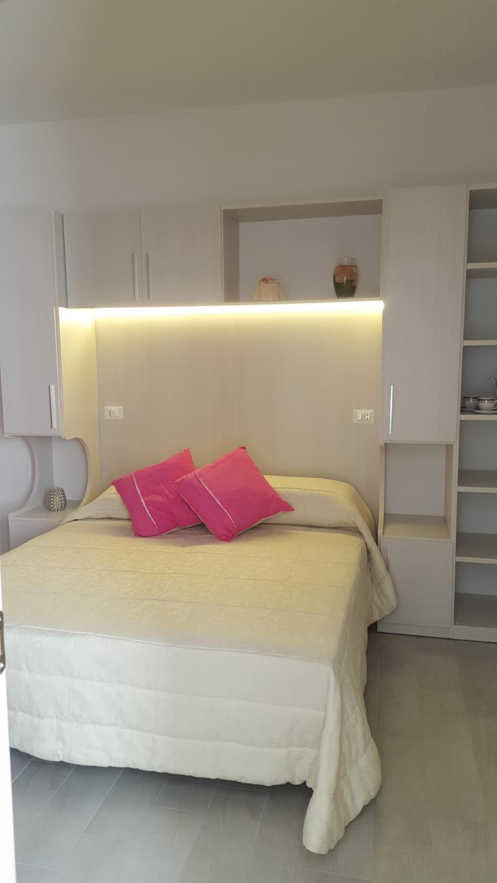 Double or Twin Room with Balcony - Photo 1