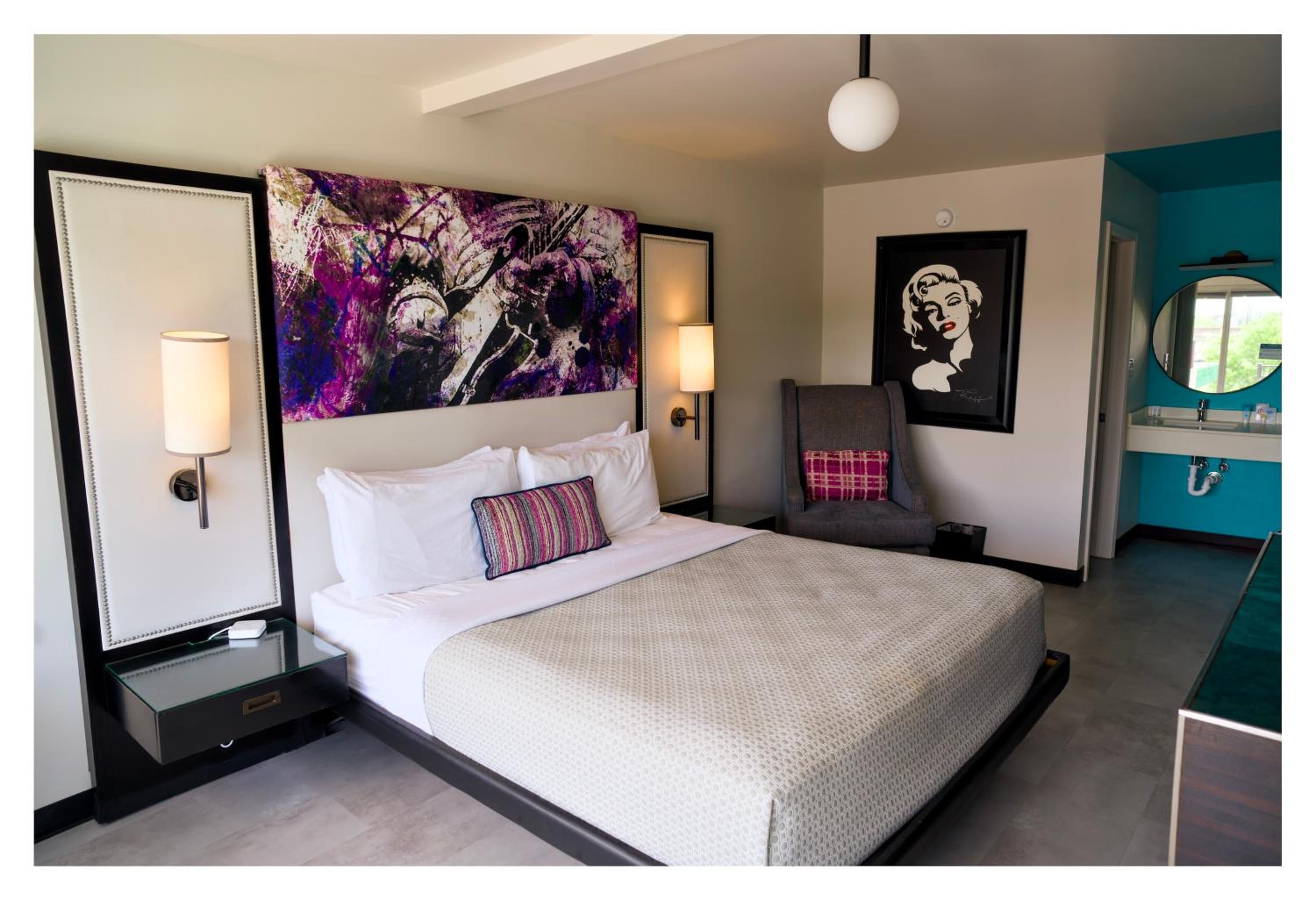 King Room - Accessible/Non-Smoking - Photo 1