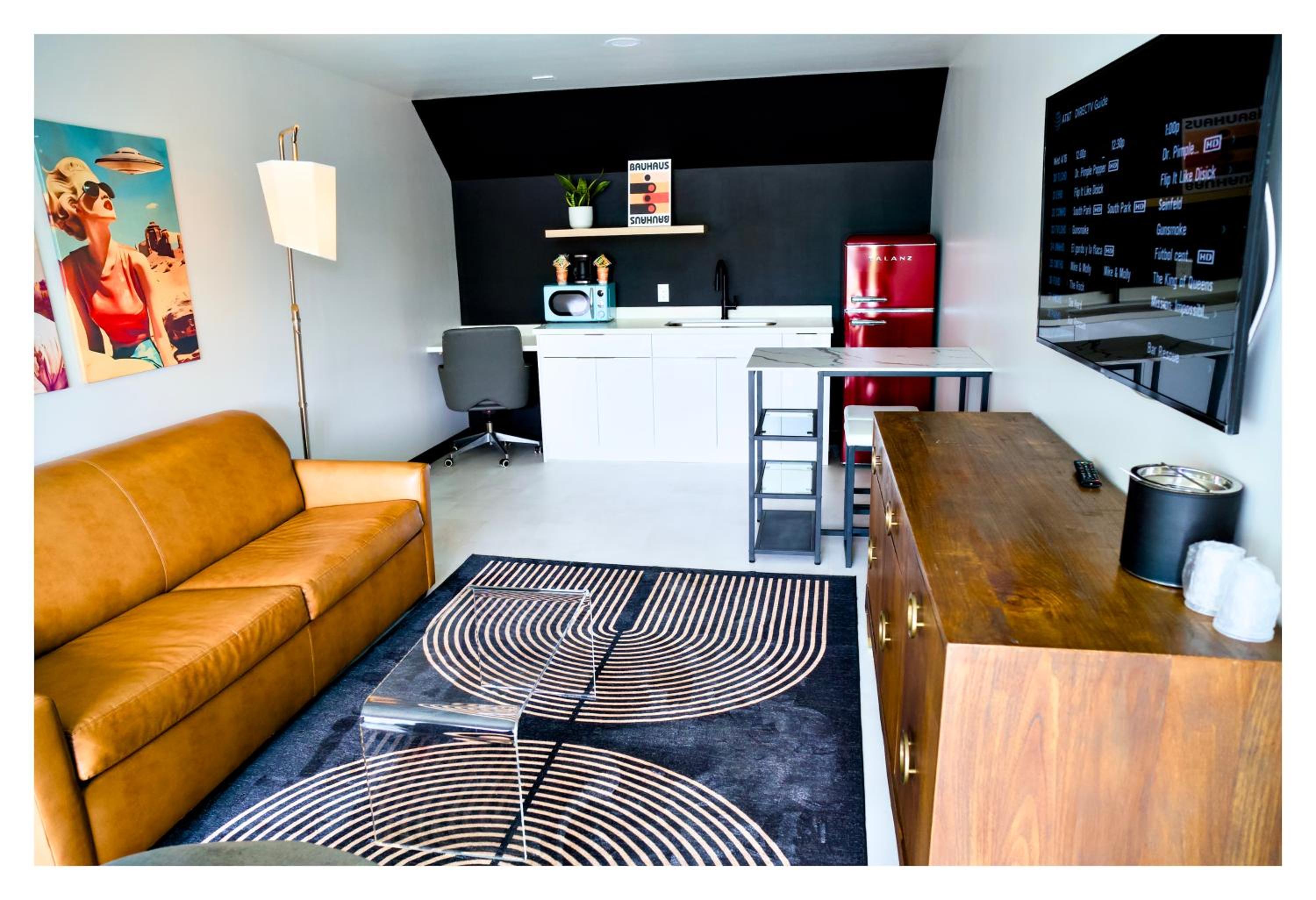 Superior King Suite - Non-Smoking - Photo 3