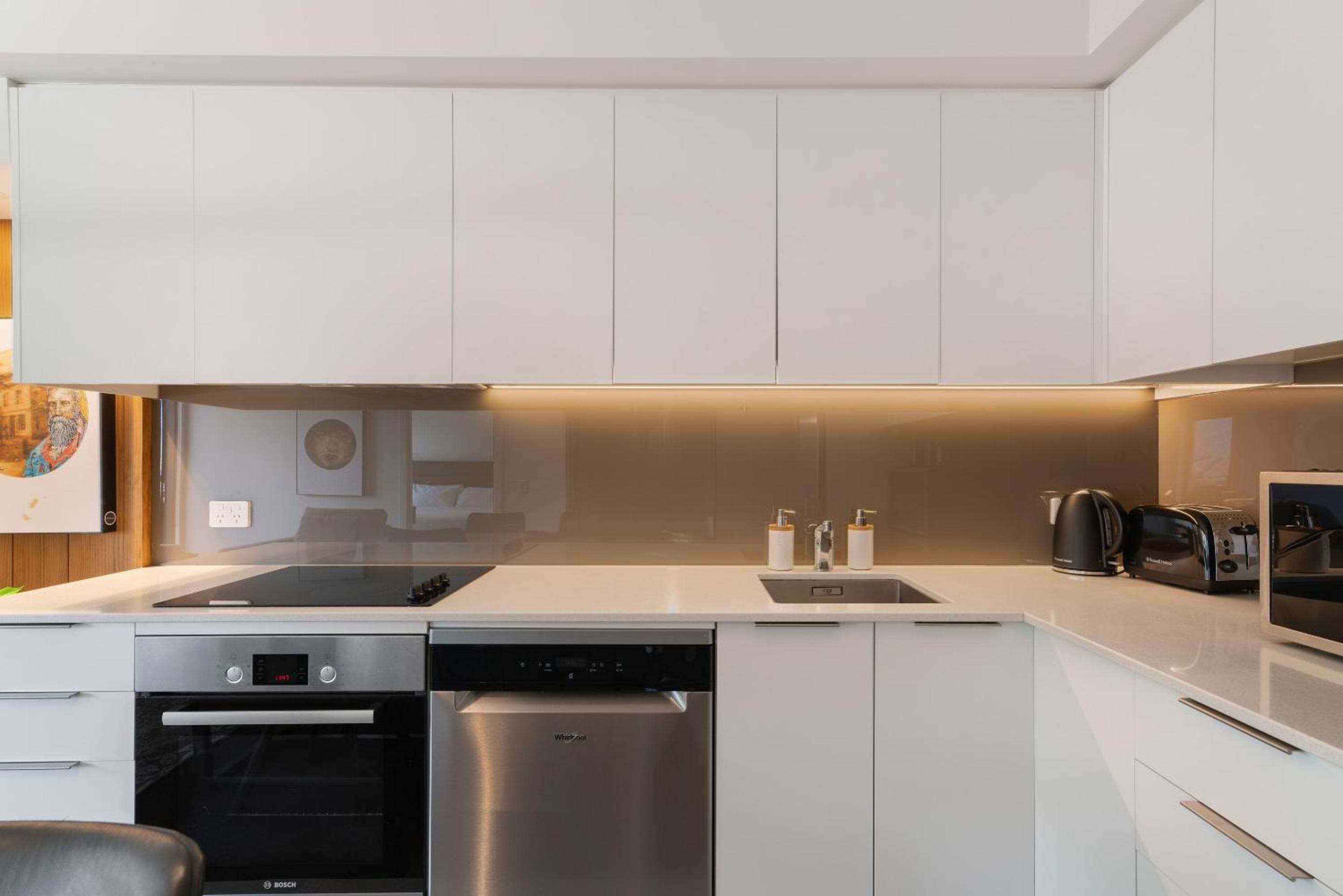 Kiwi 1 - Bedroom Studio Apartment