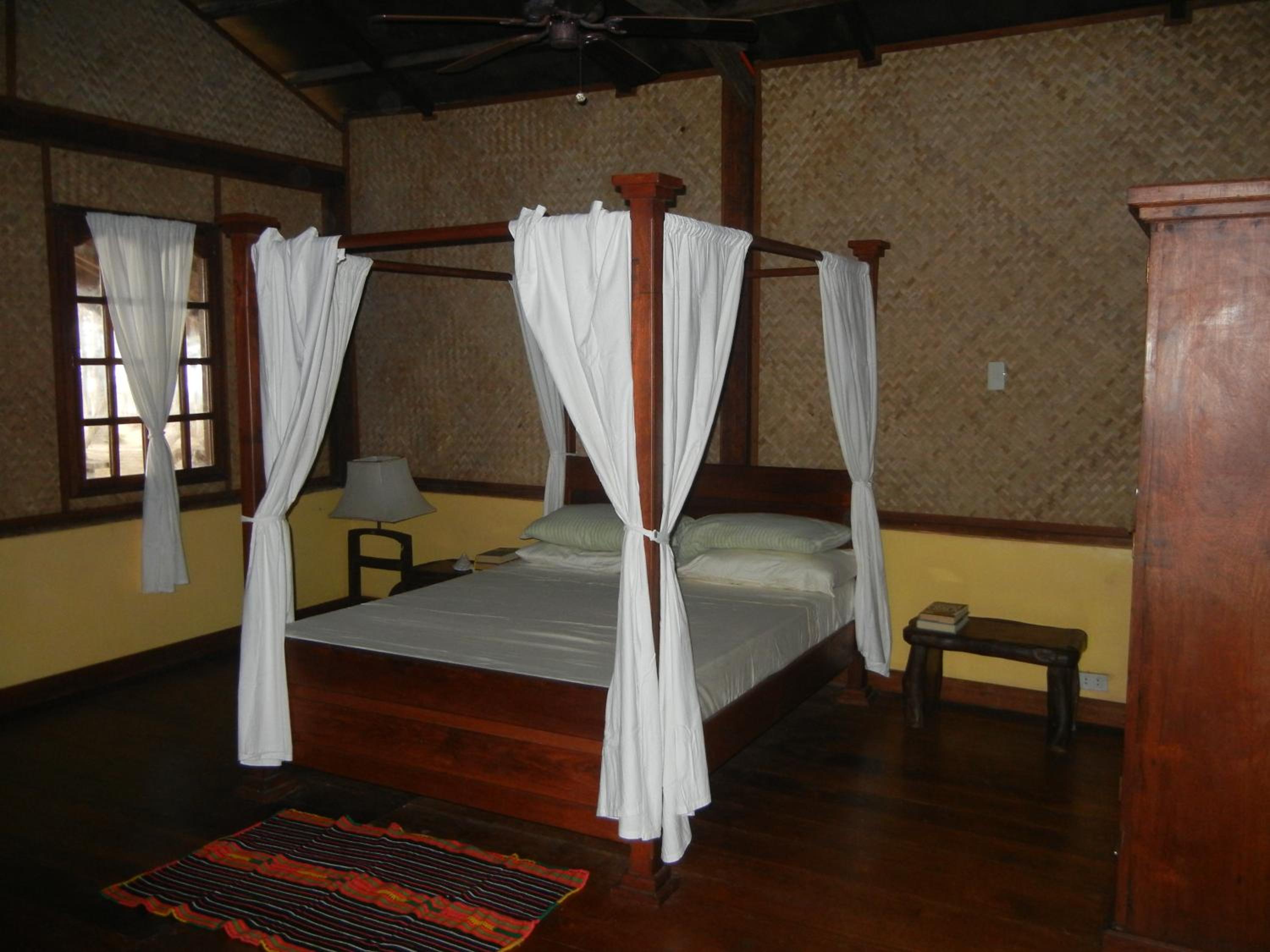 Bungalow with Sea View - Photo 1