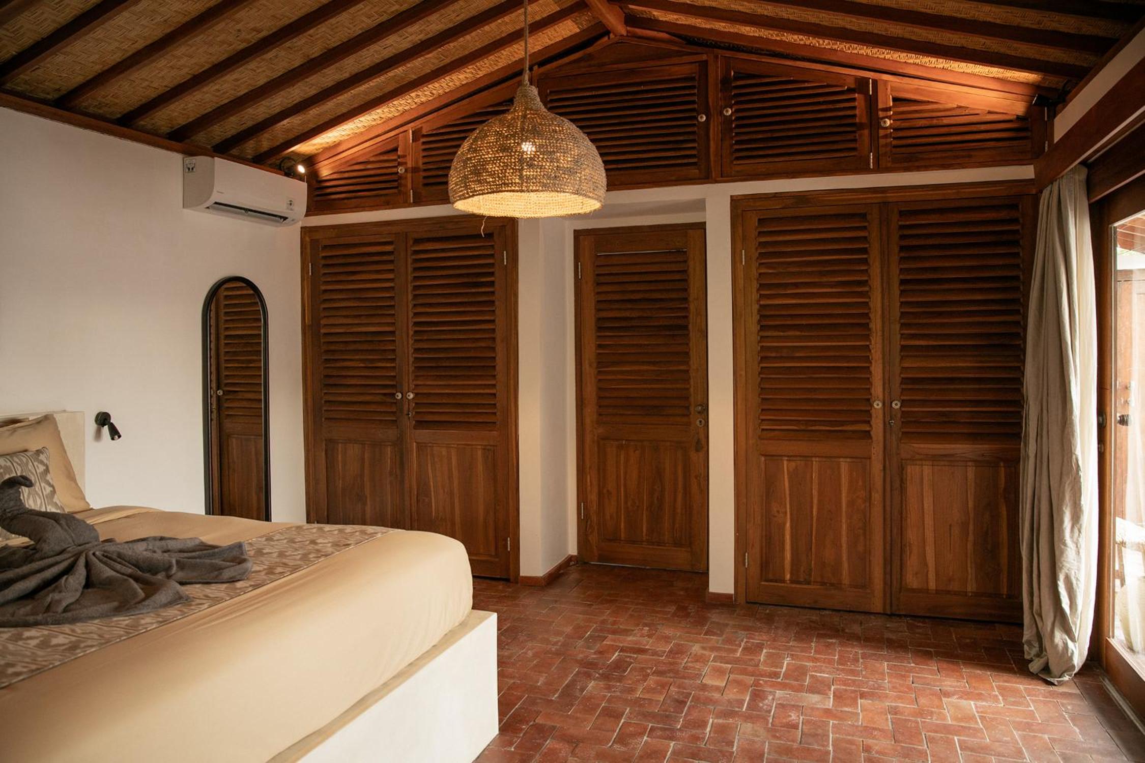 Villa with Private Pool - Photo 2