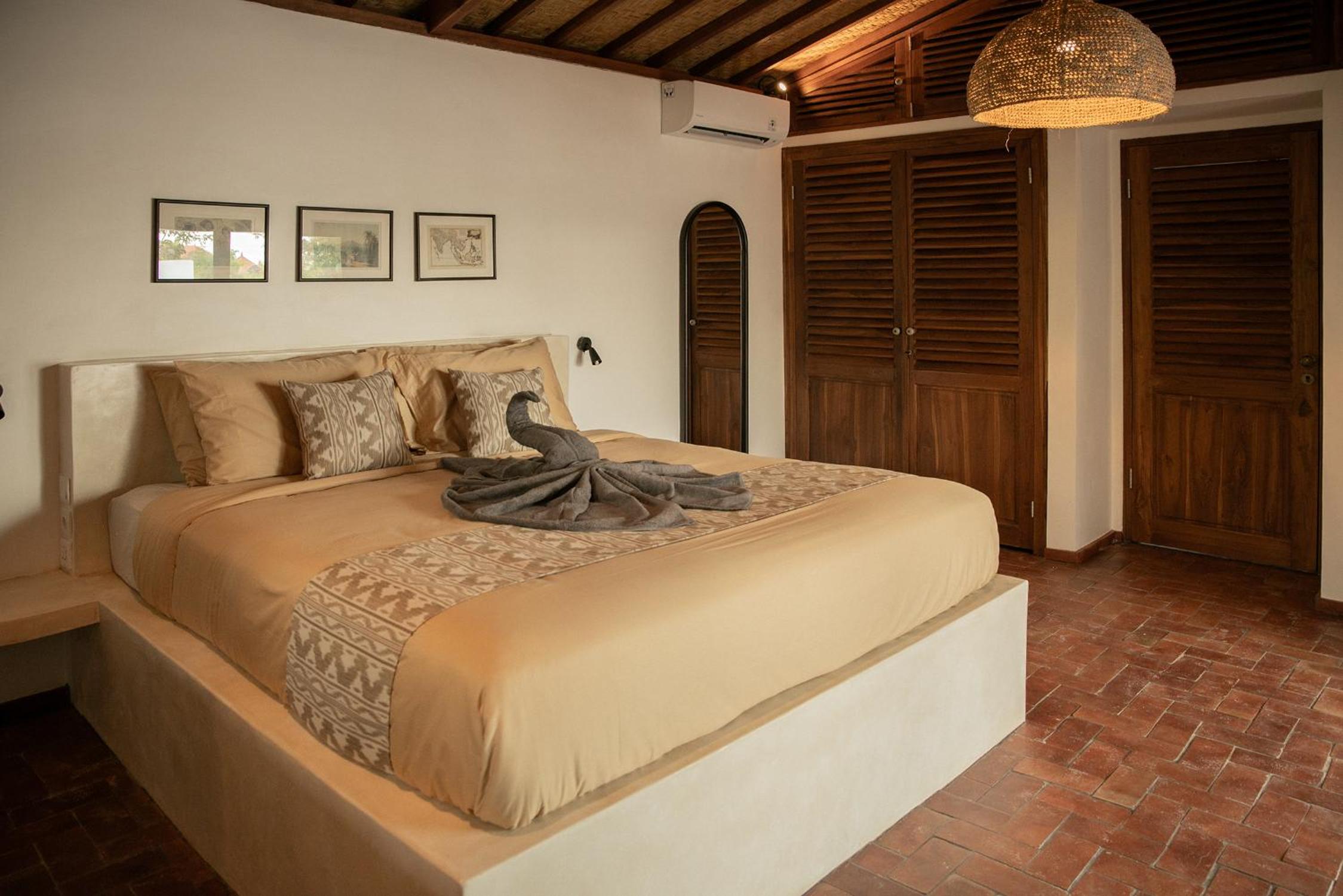 Villa with Private Pool - Photo 9