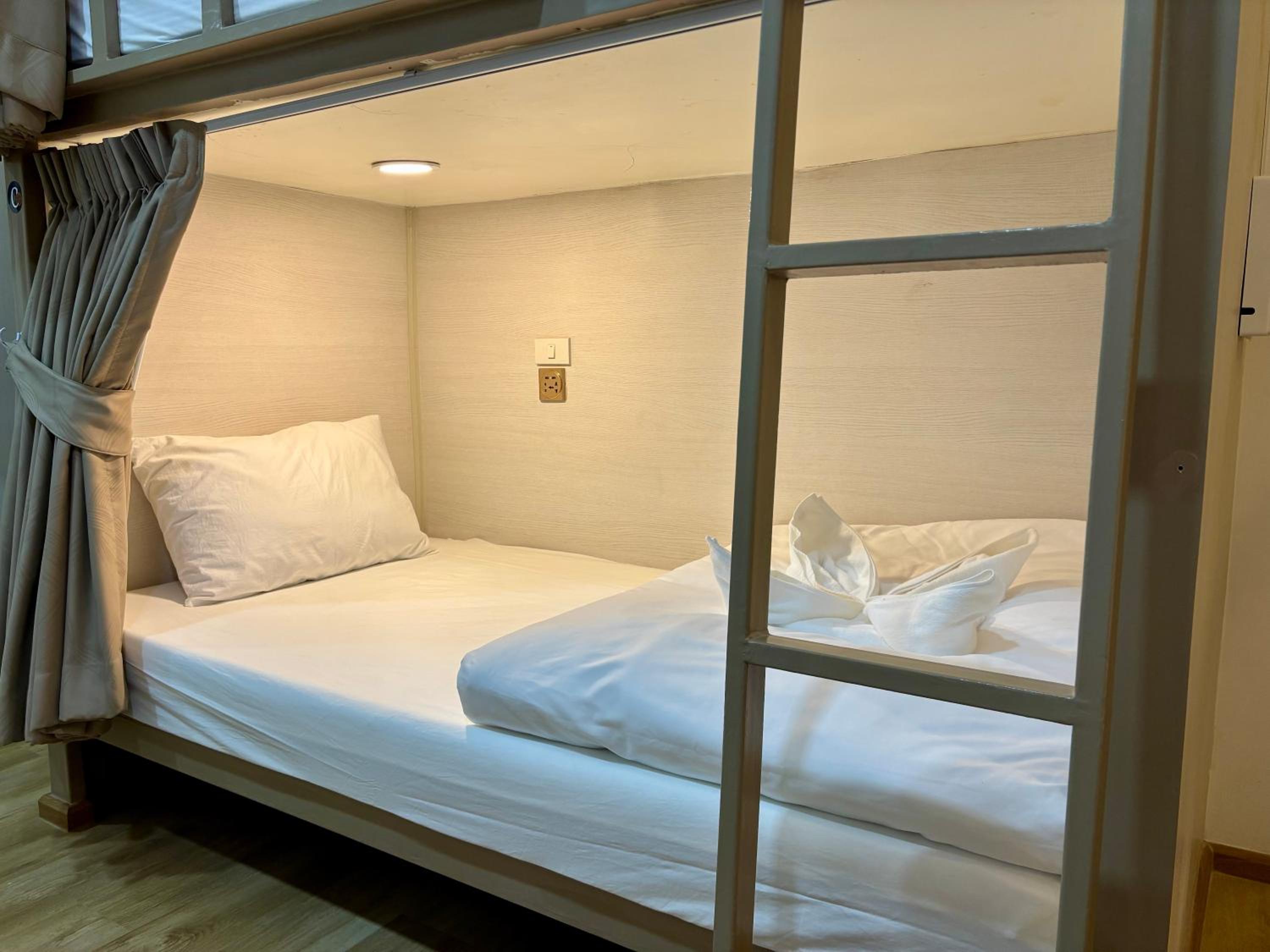 Bunk Bed in Mixed Dormitory Room photo 2