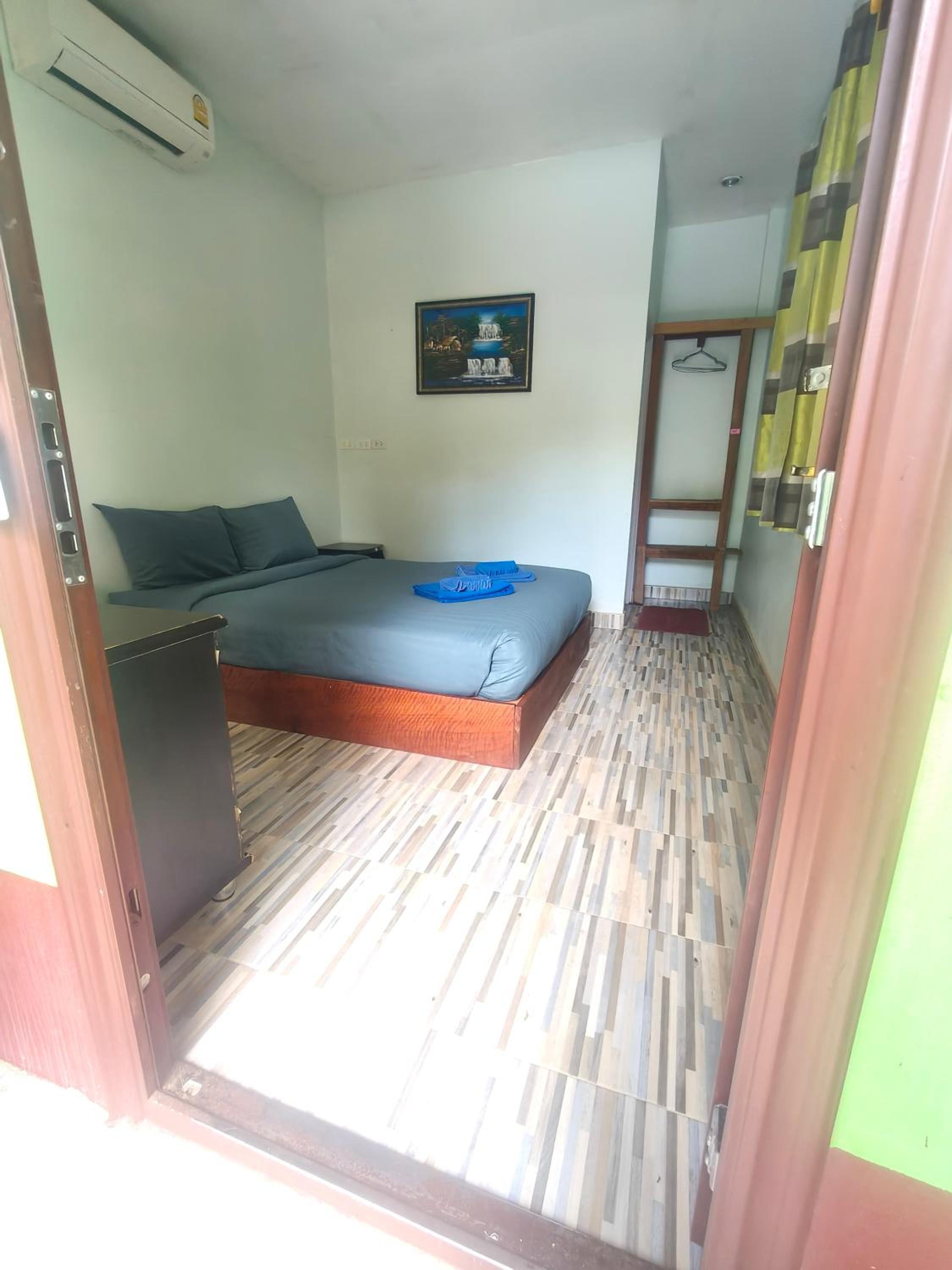 Standard Twin Room - Photo 2