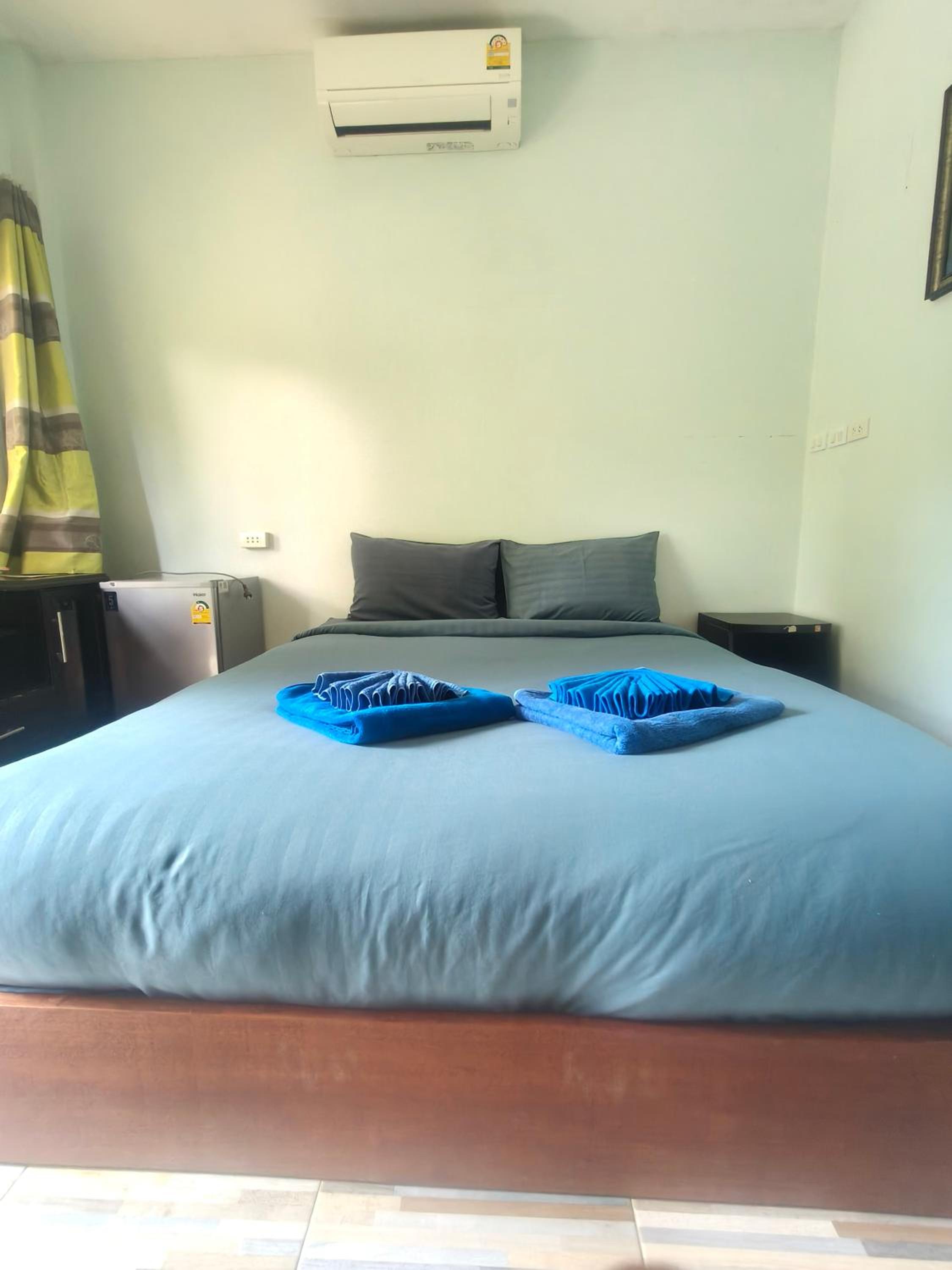 Standard Twin Room - Photo 3