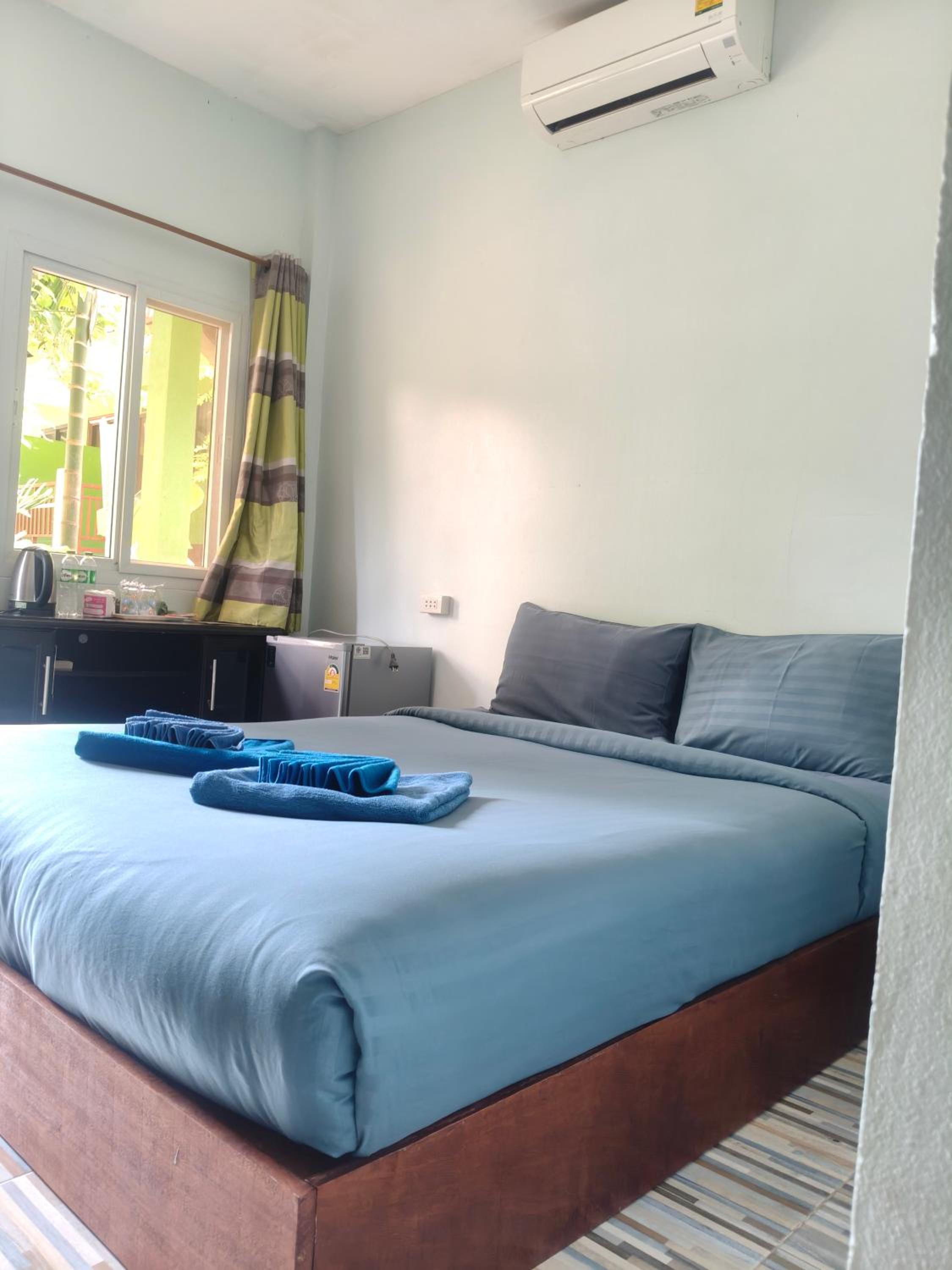 Standard Twin Room - Photo 5