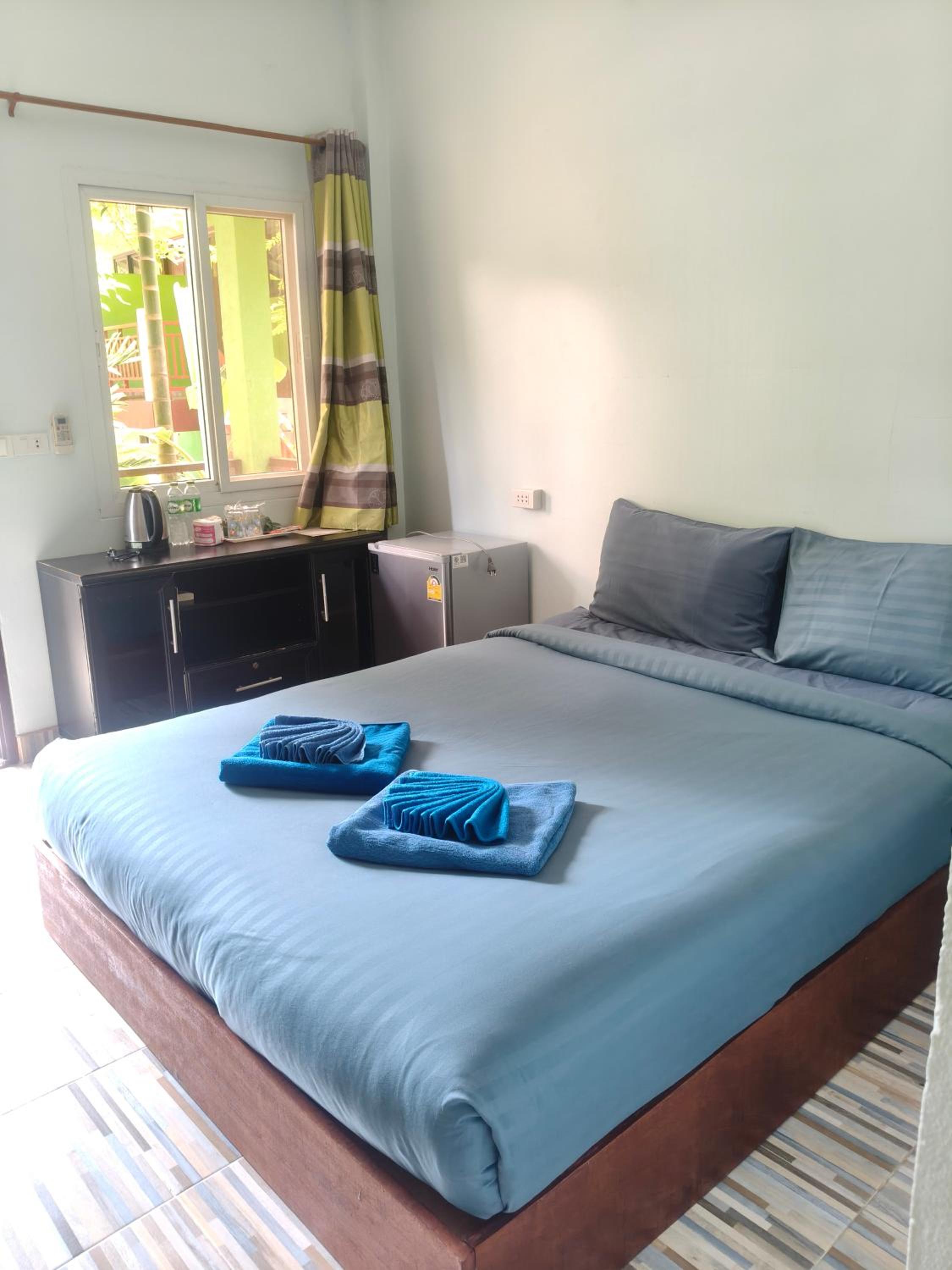 Standard Twin Room - Photo 8
