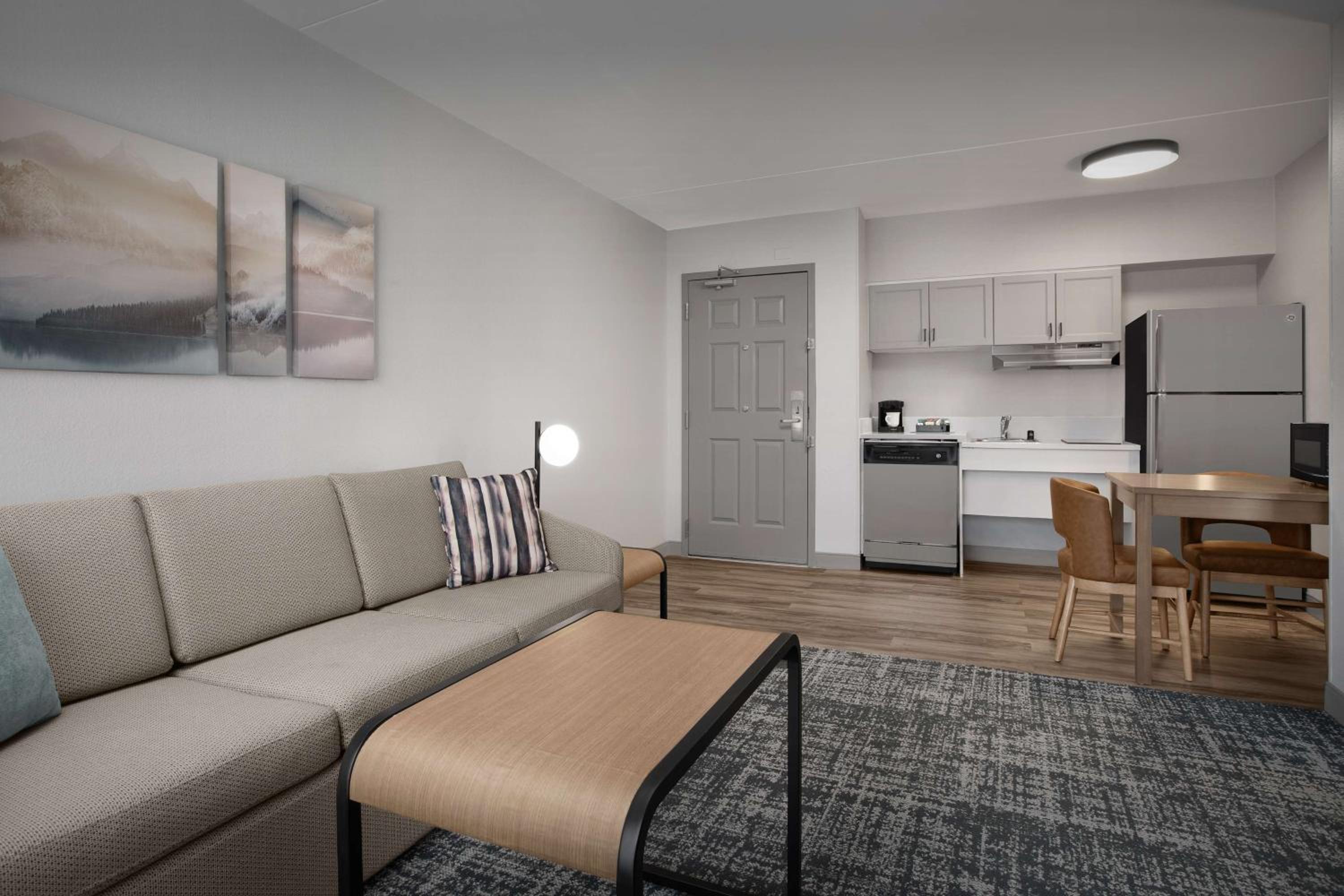 Studio Suite with Two Queen Beds - Photo 11