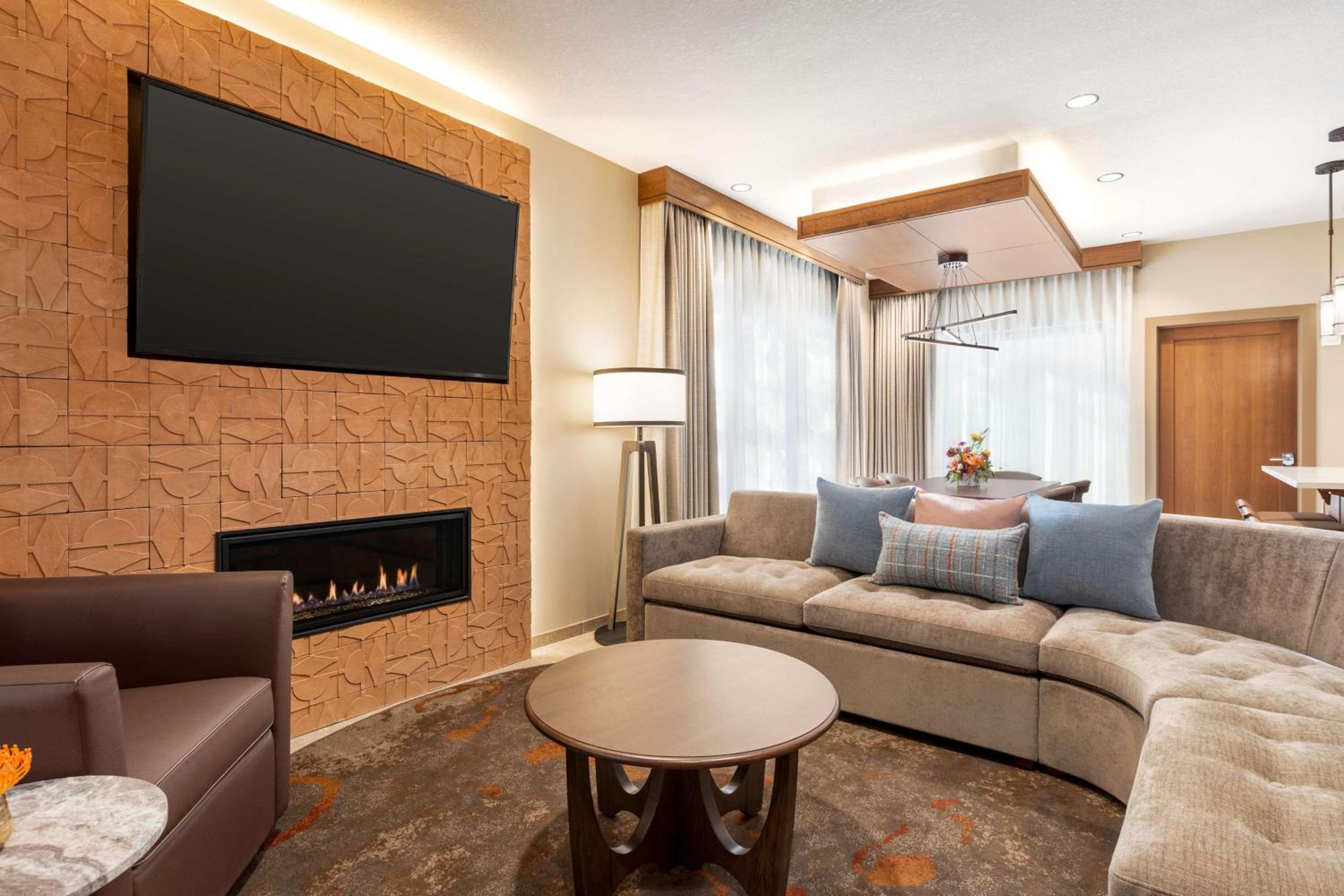 Two-Bedroom Casita - B-Level - Photo 9