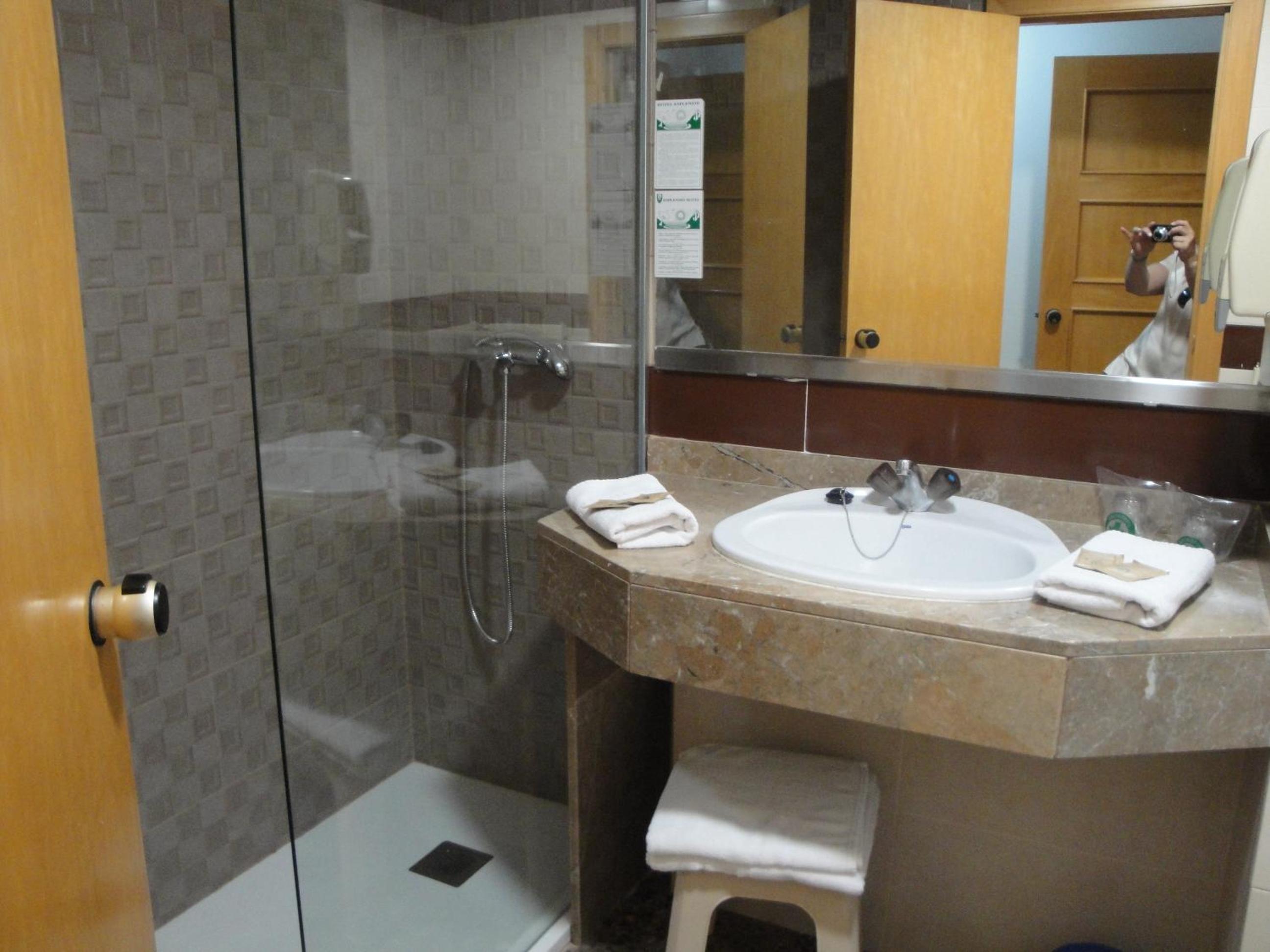 Twin Room with Balcony (2 Adults + 2 Children)  photo 2