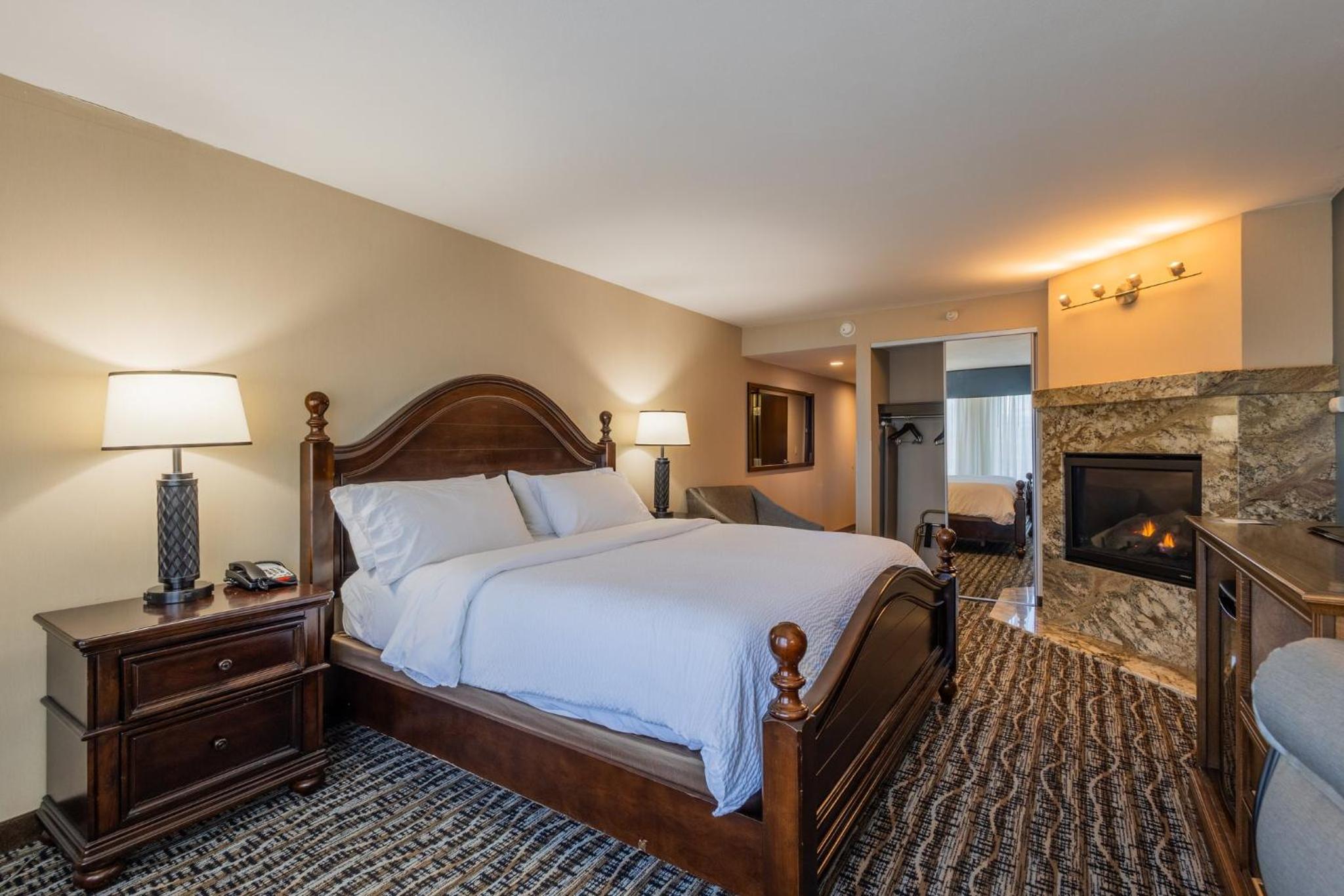King Suite with Spa Bath photo 1