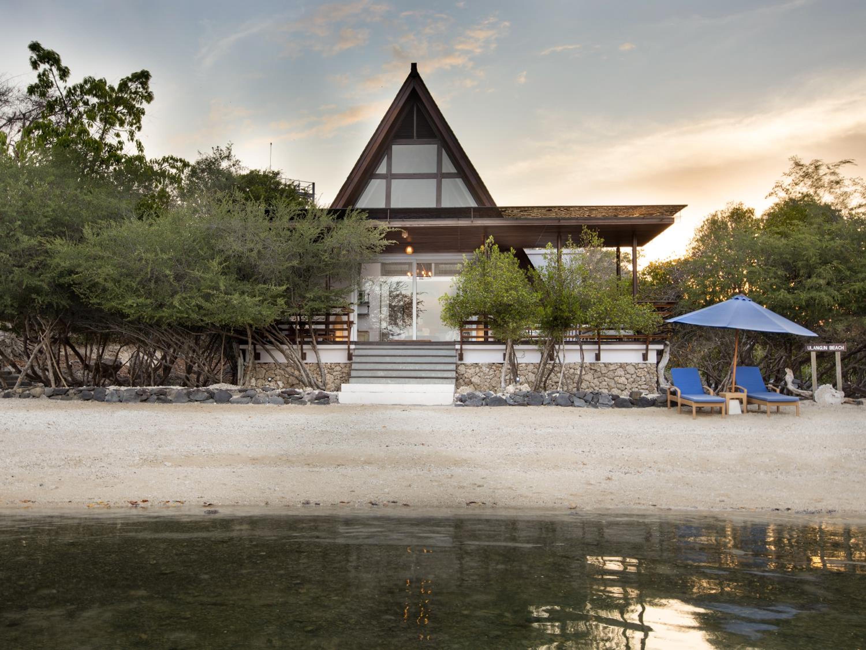 Room Only – Ocean Front Mangrove Villa - Photo 10