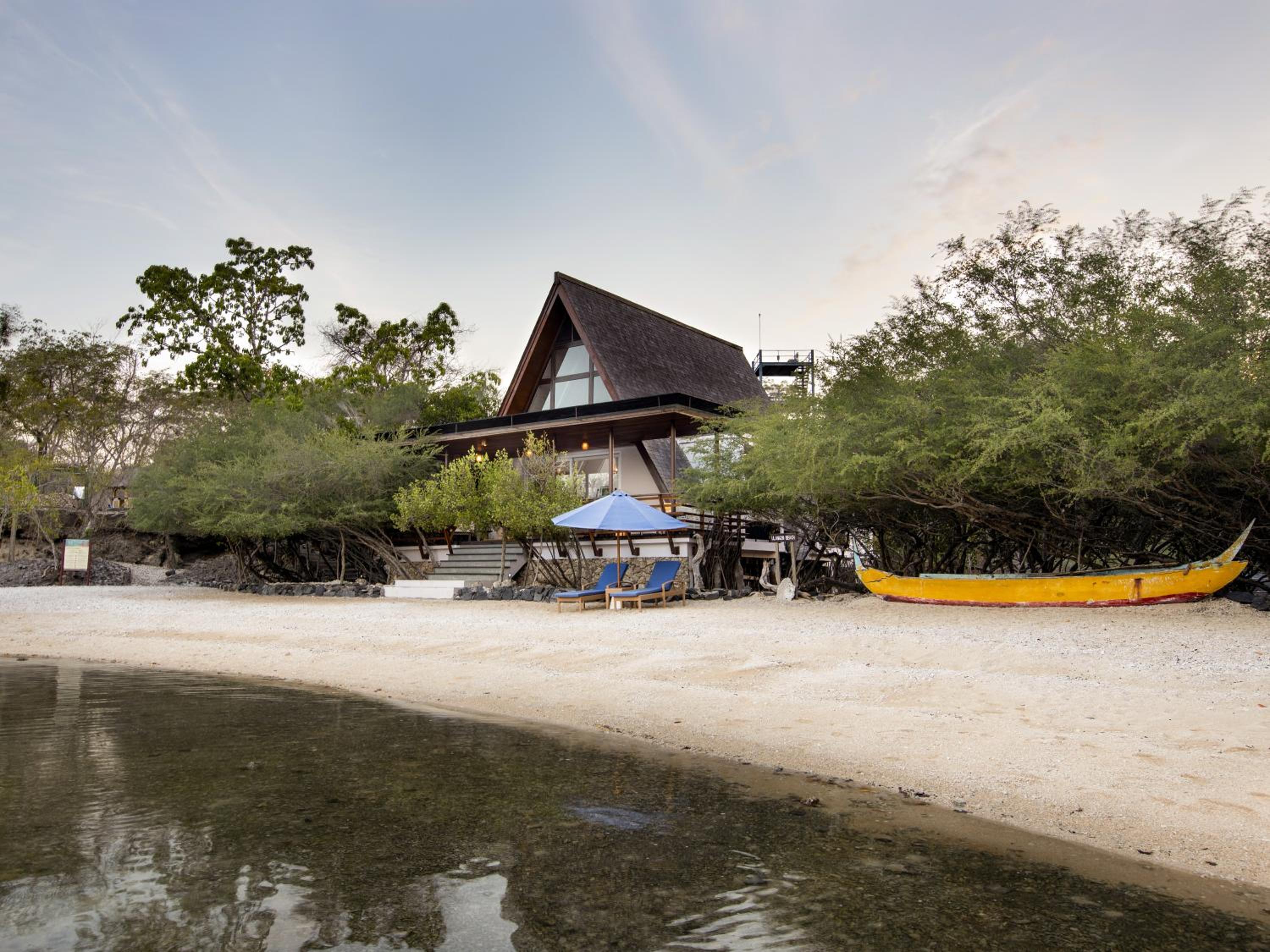 Room Only – Ocean Front Mangrove Villa - Photo 12