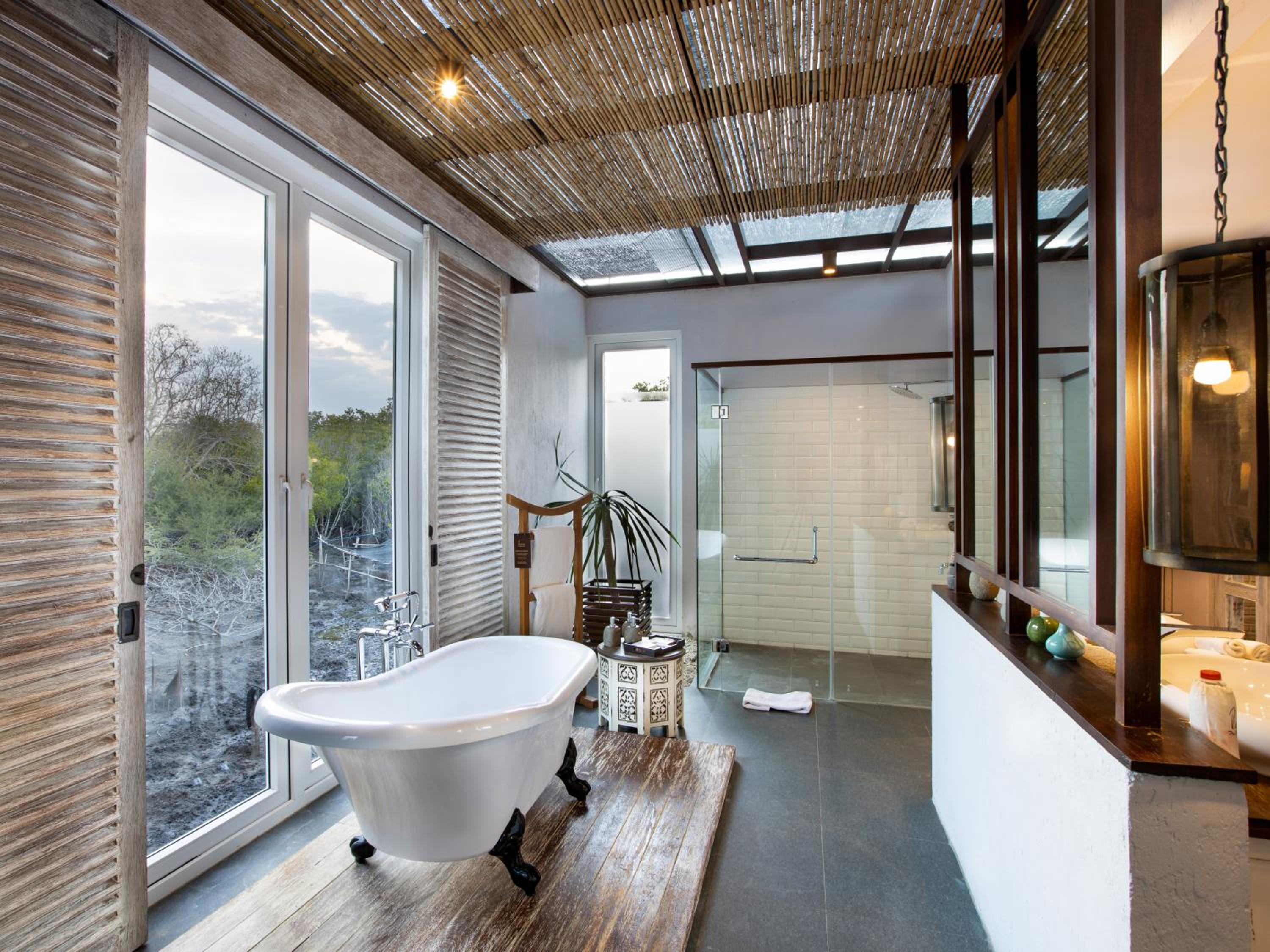 Room Only – Ocean Front Mangrove Villa - Photo 14