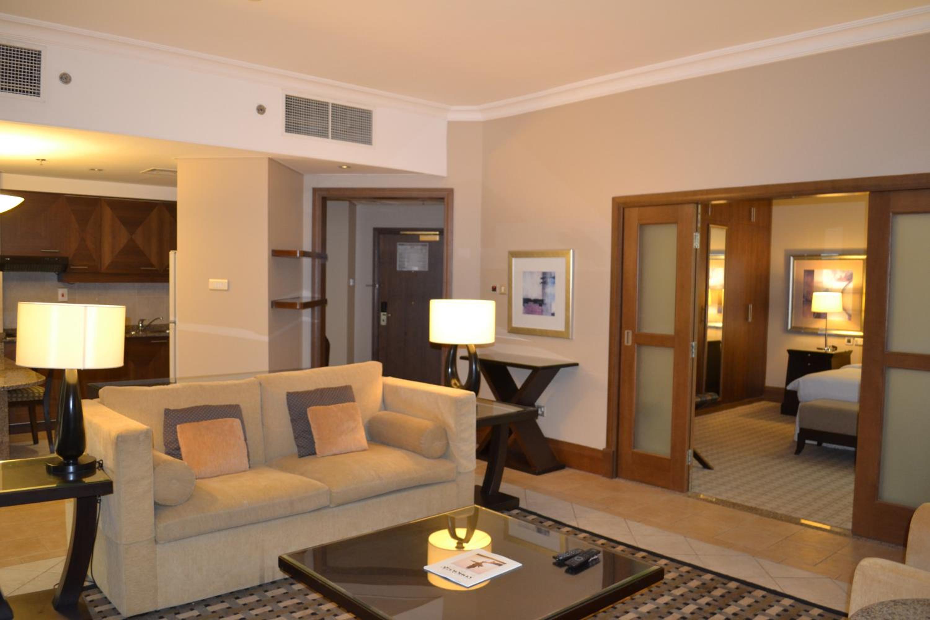Family Classic One Bedroom Suite Sea View