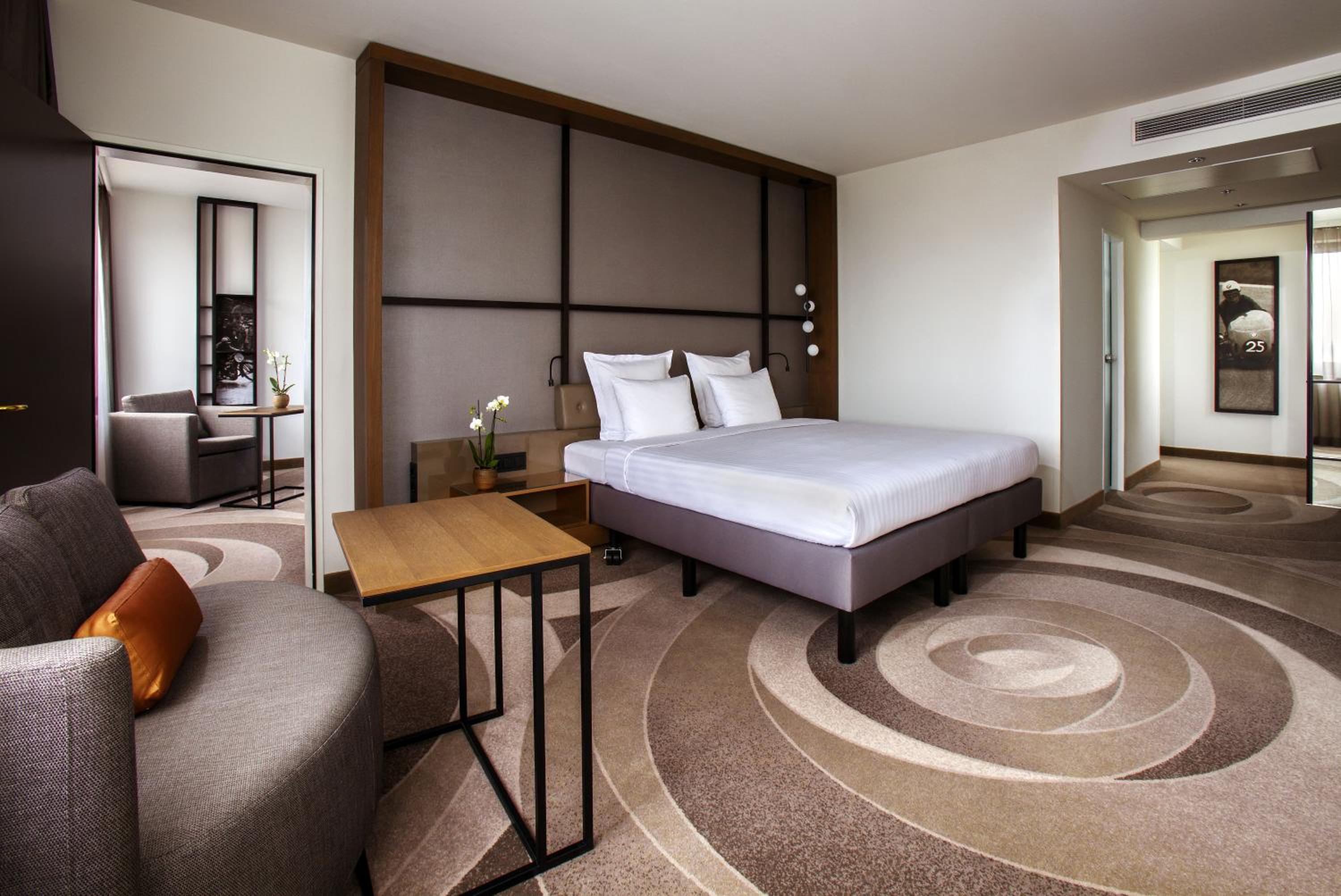 One-Bedroom Master Suite - Executive Level