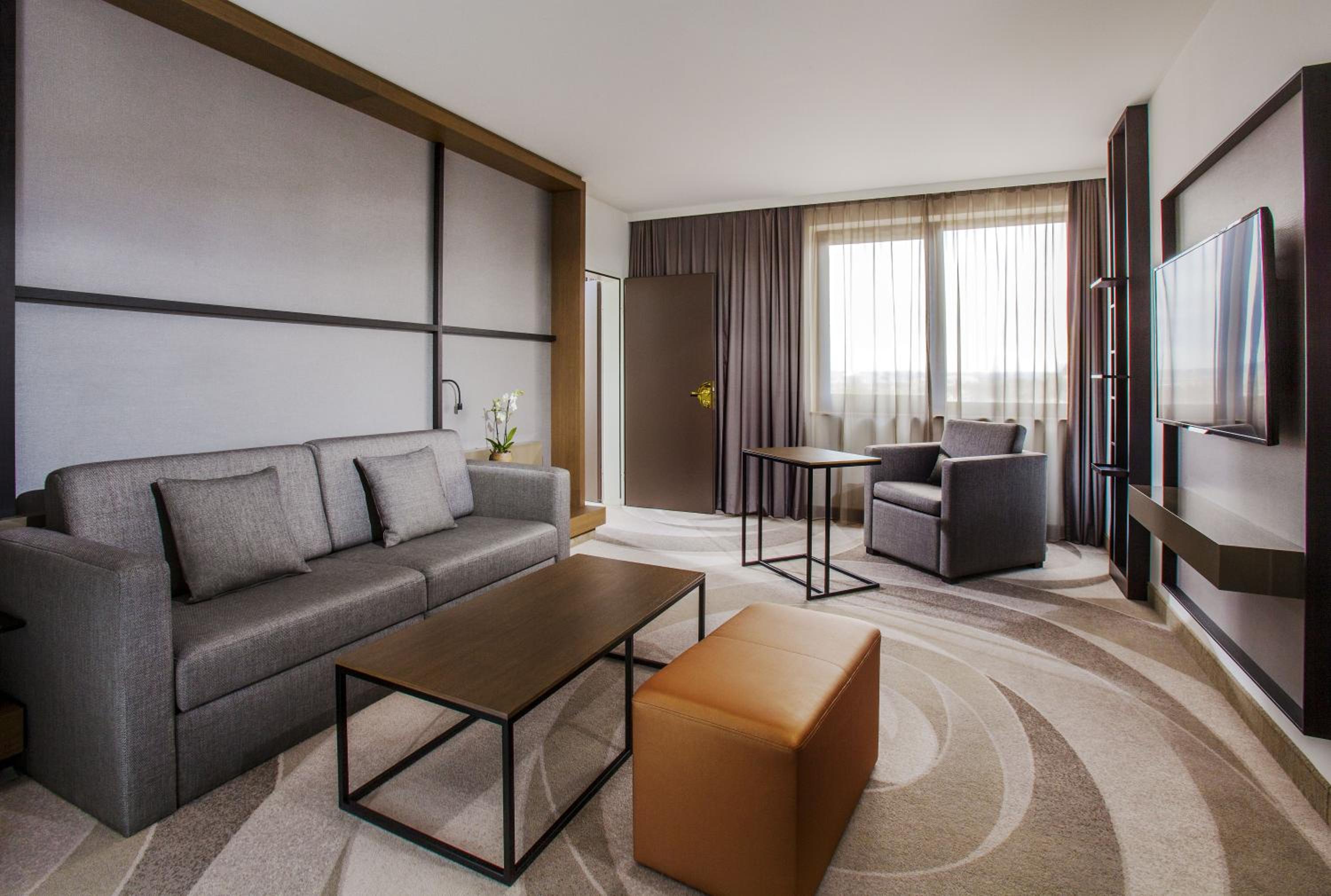 One-Bedroom Master Suite - Executive Level photo 2