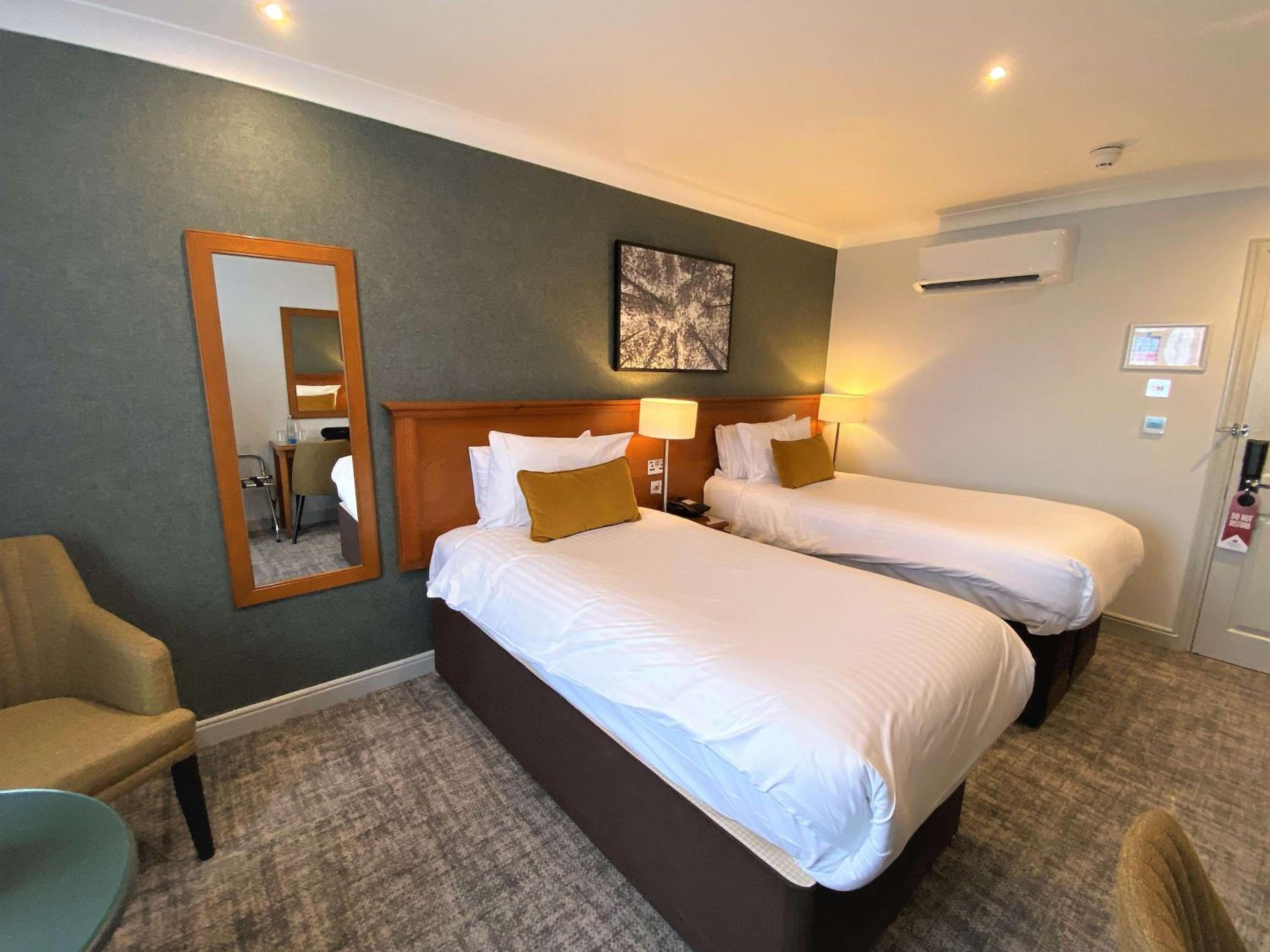 Double Room with Mobility Accessible Roll In Shower