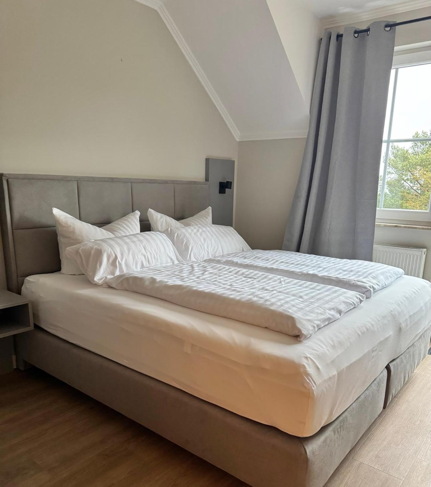 Deluxe Double Room with Balcony and Sea View