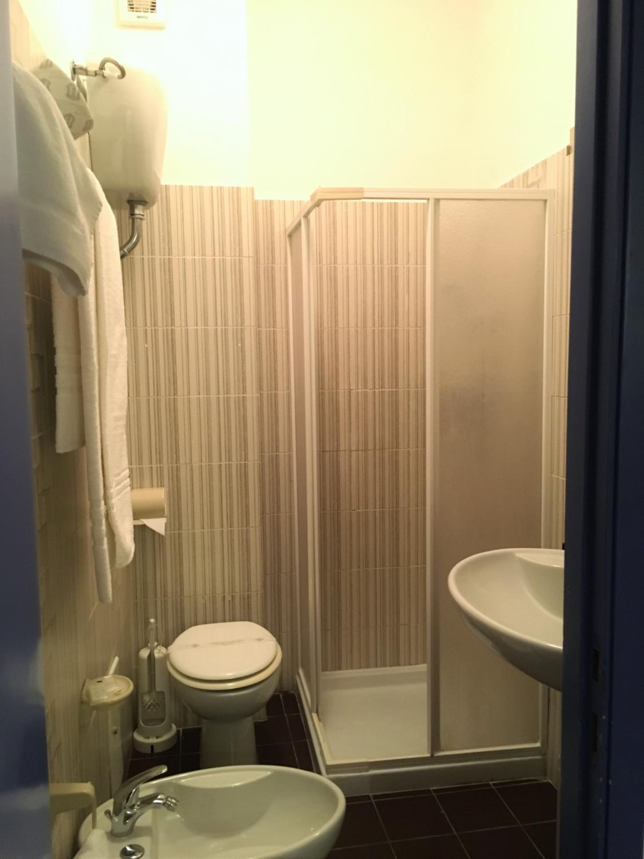Standard Double Room photo 2