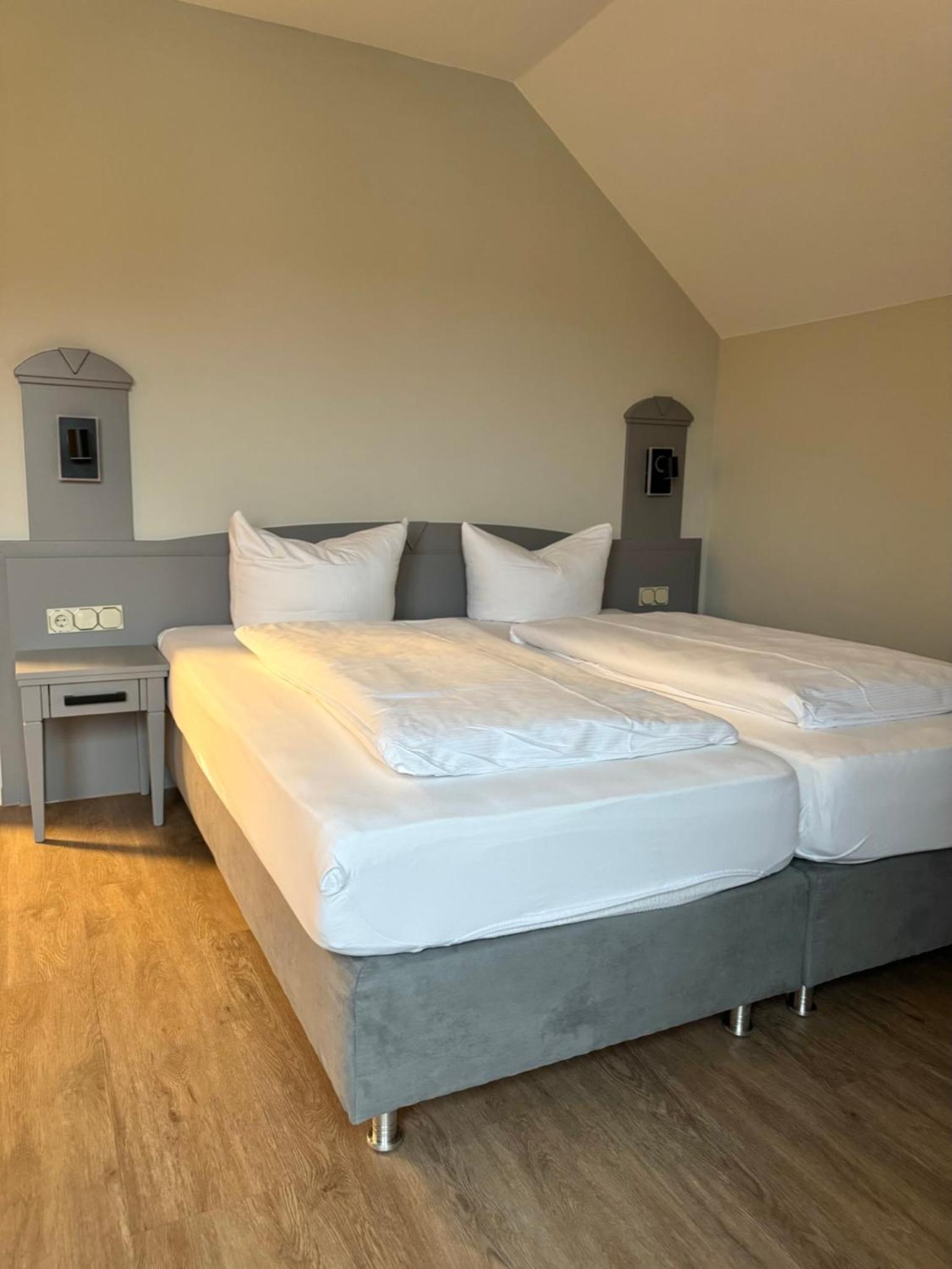 Double Room with Balcony (2 Adults + 1 Child)