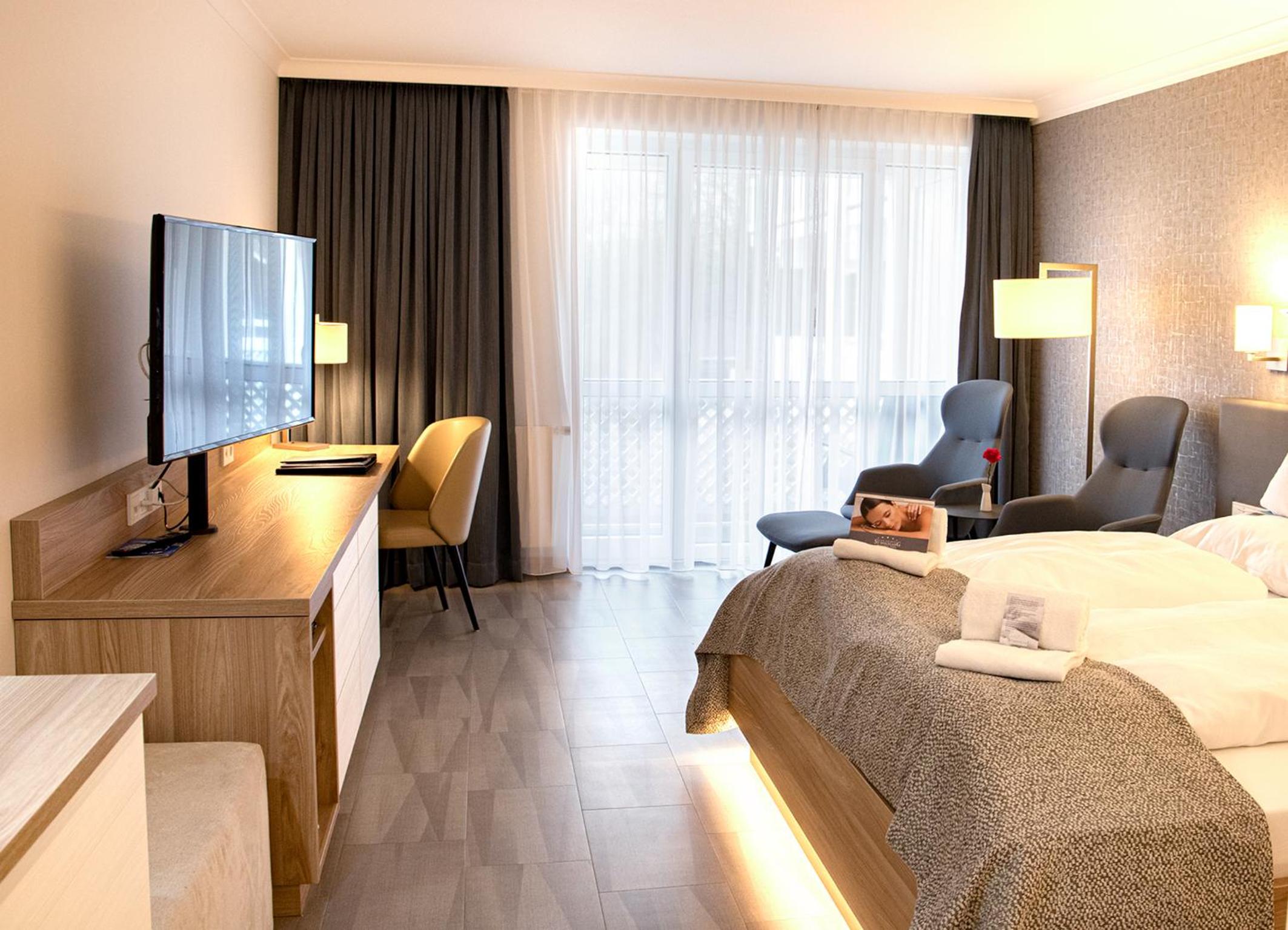 Standard Double Room with Balcony - Photo 3