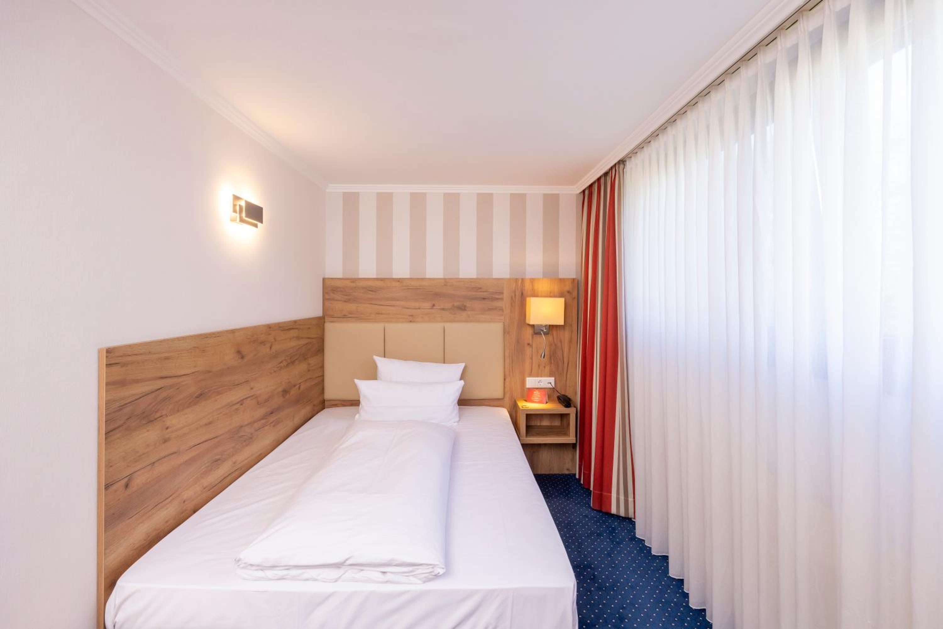 Business Single Room photo 3