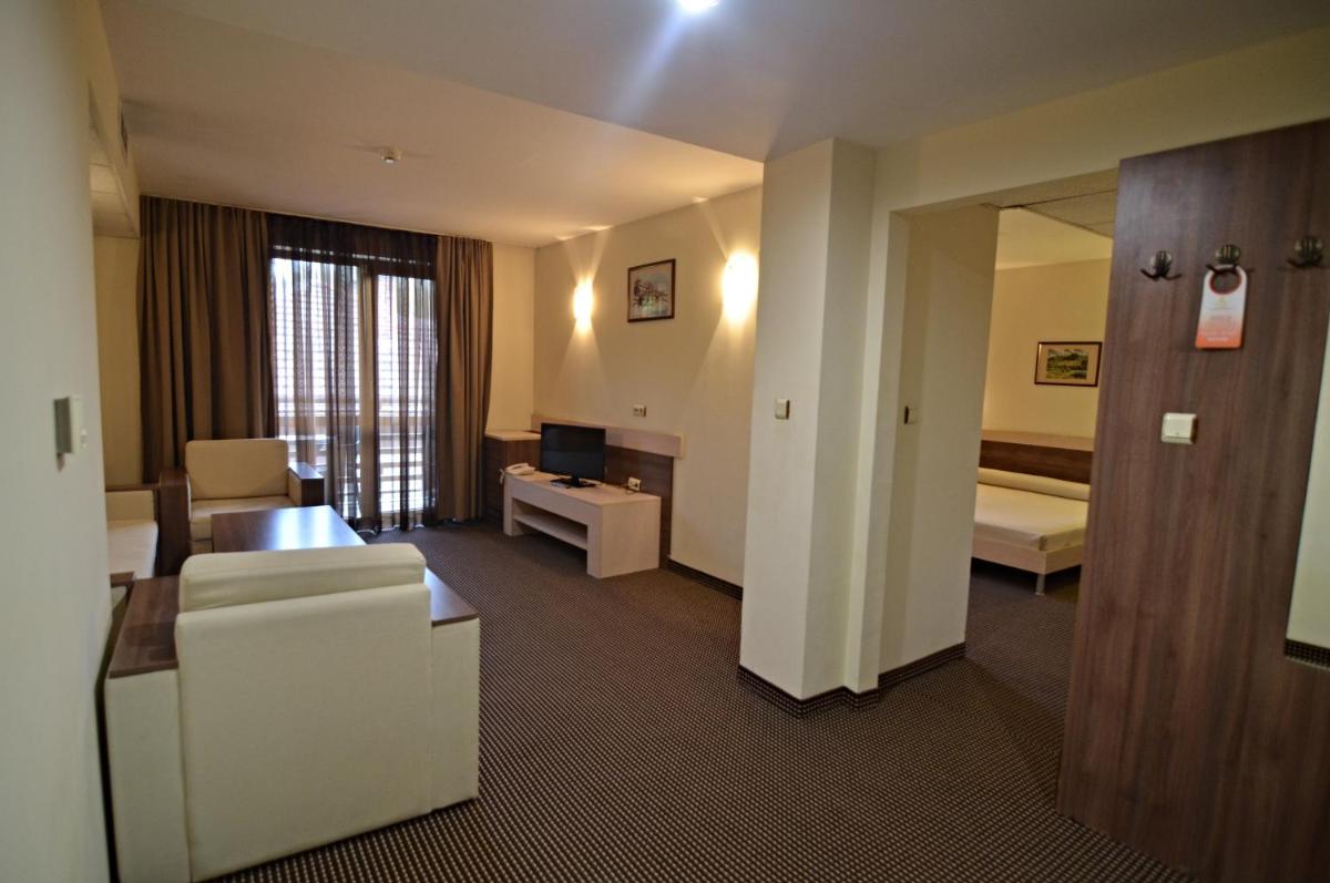 Deluxe Suite photo 3