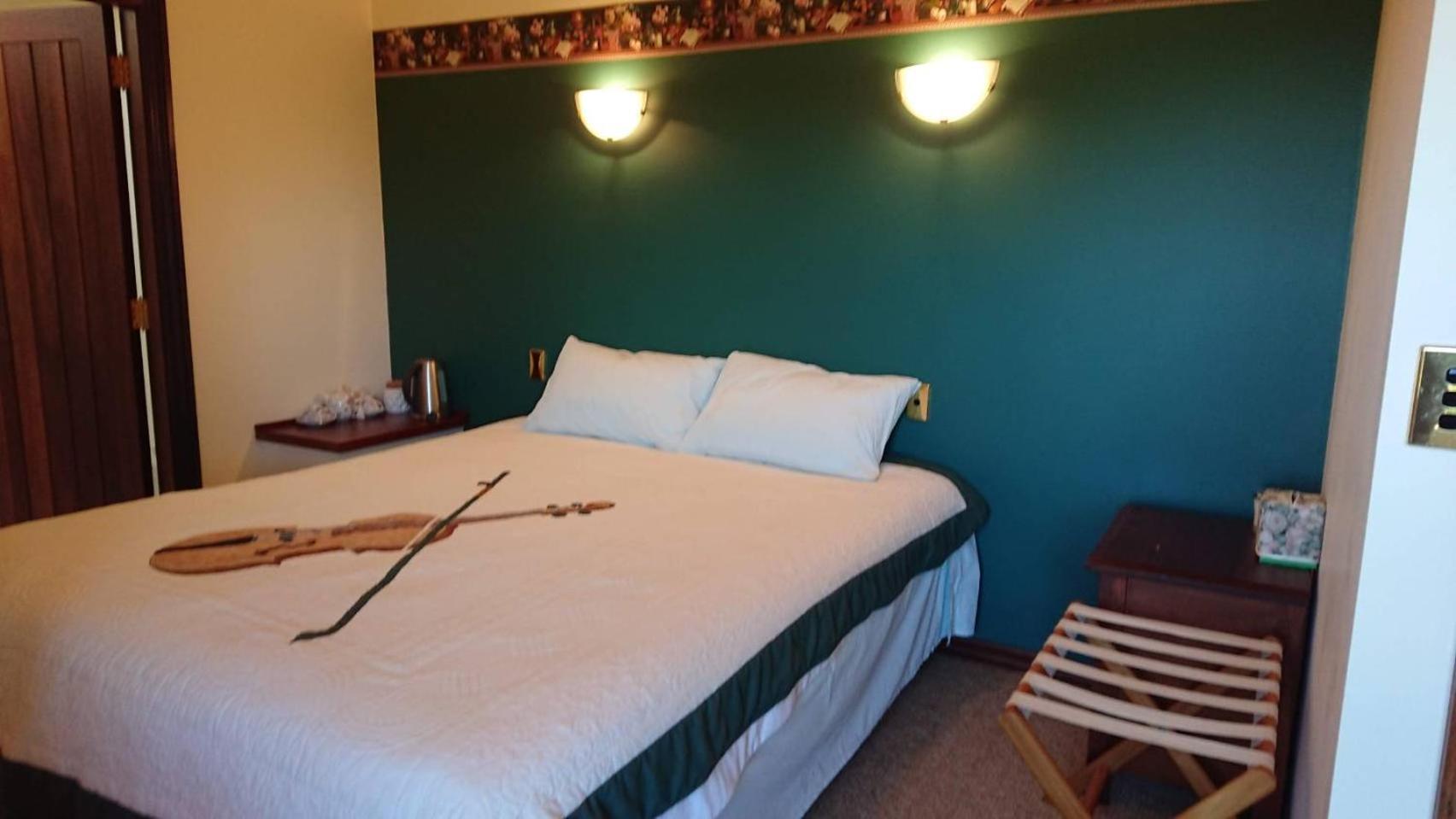 Deluxe Double Room with Shower photo 3