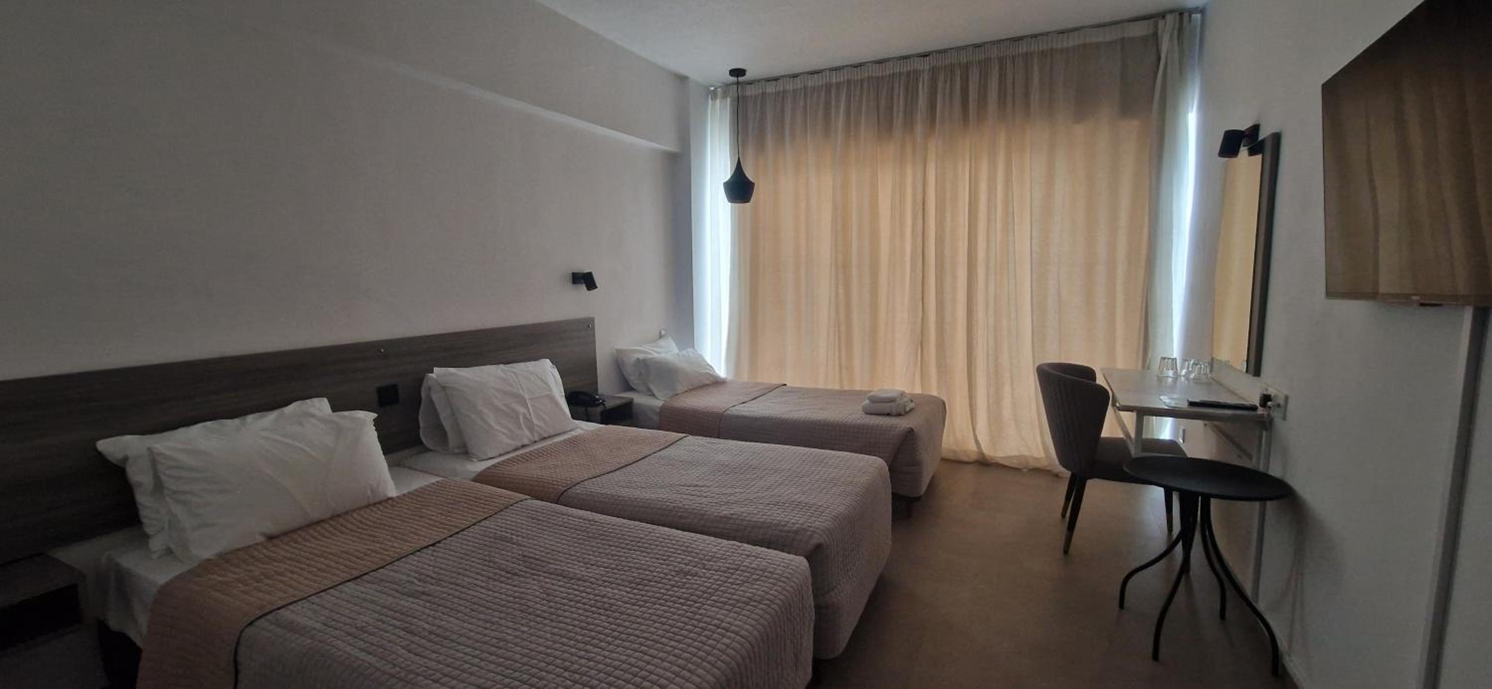 Triple Room with Sea View - Photo 3