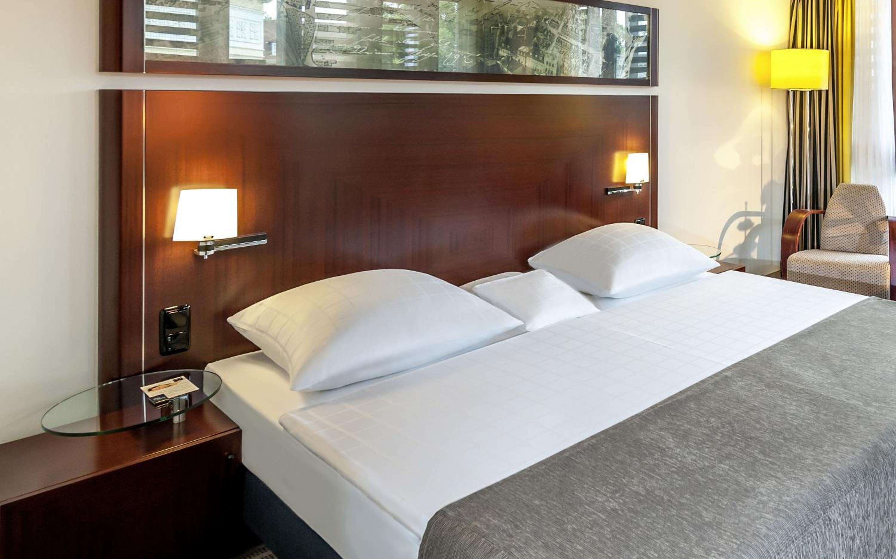 Standard Double Room - Photo 8