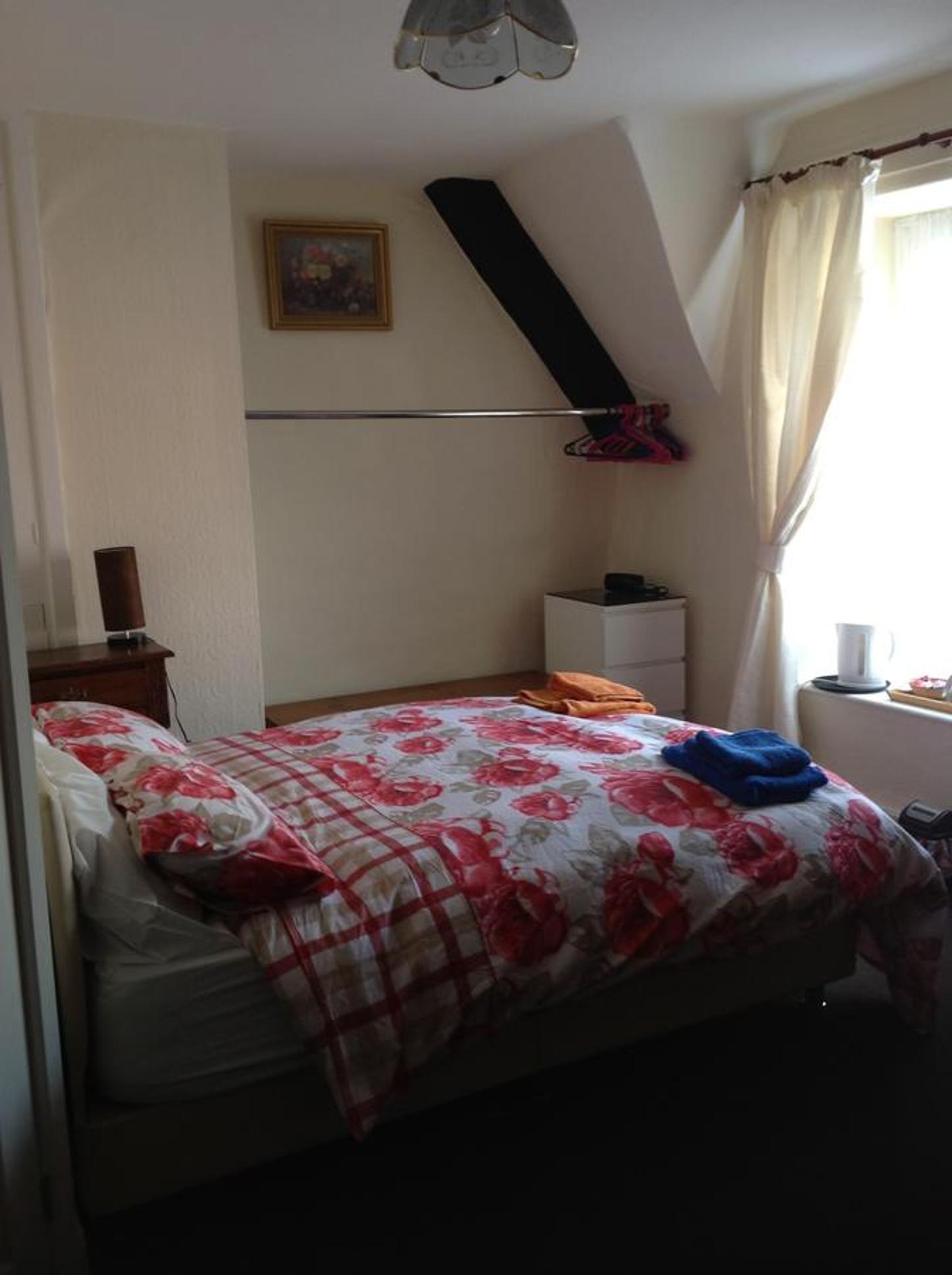 Double Room with Private Bathroom - Photo 4