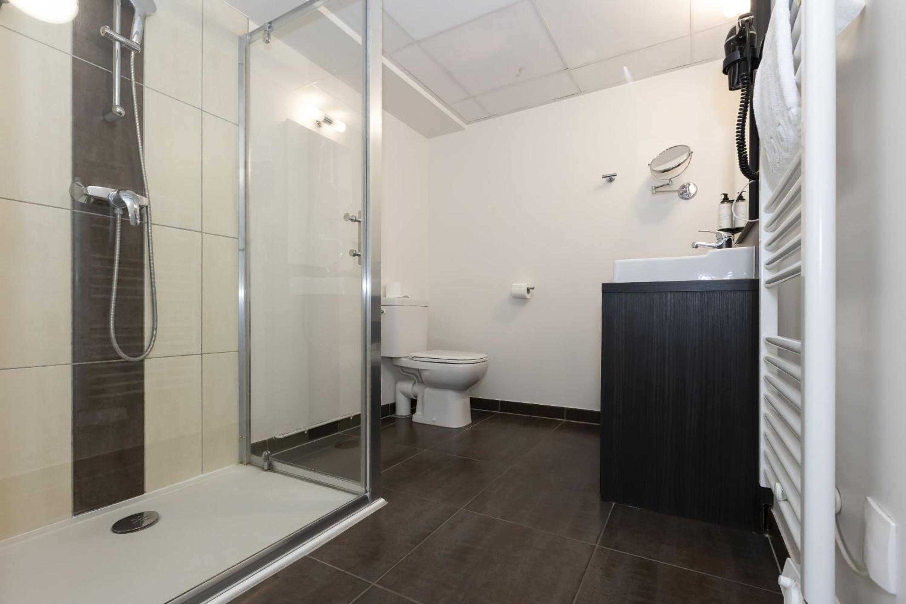 Standard Studio (2 Adults) - Photo 8