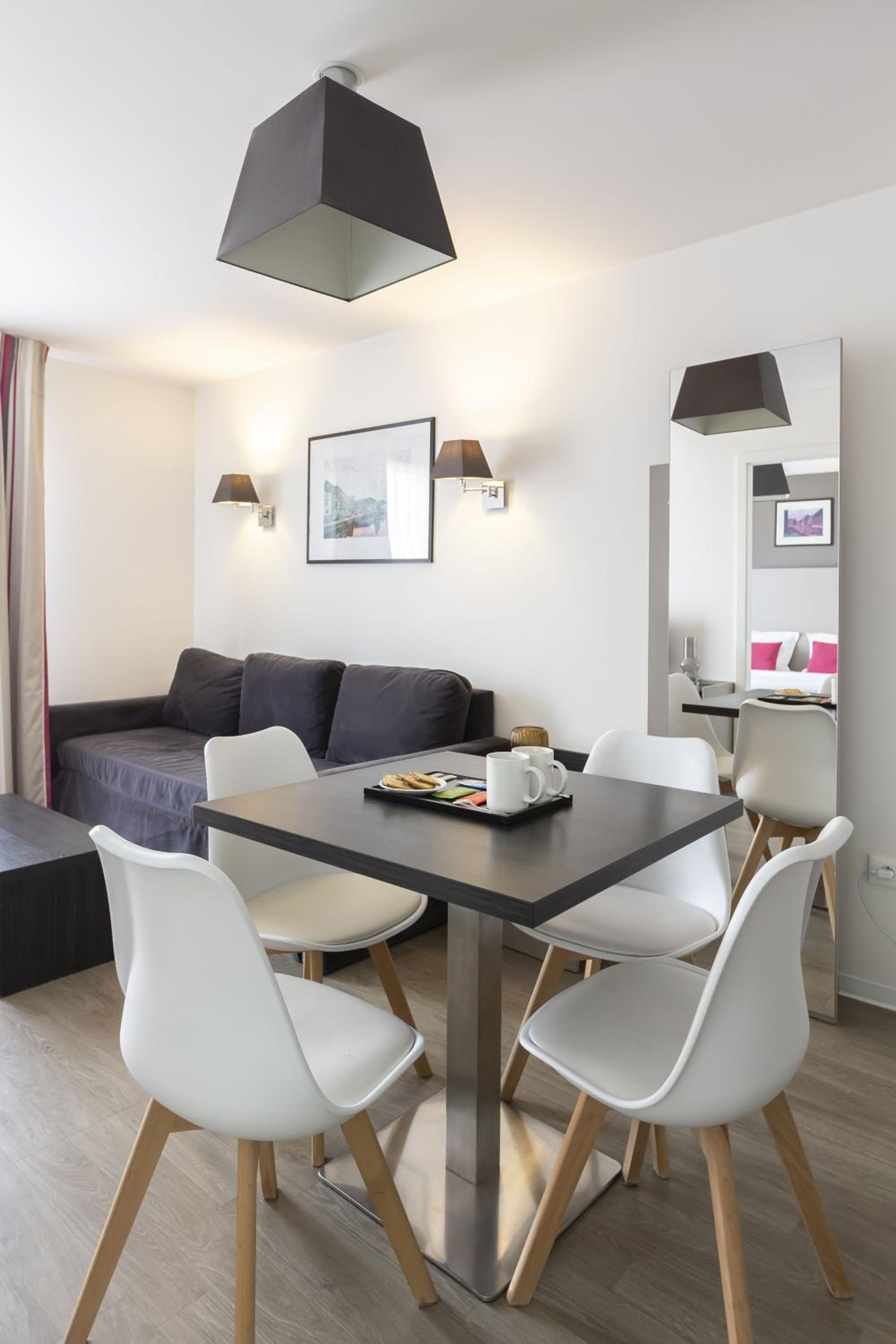 One-Bedroom Apartment (4 Adults) - Photo 3