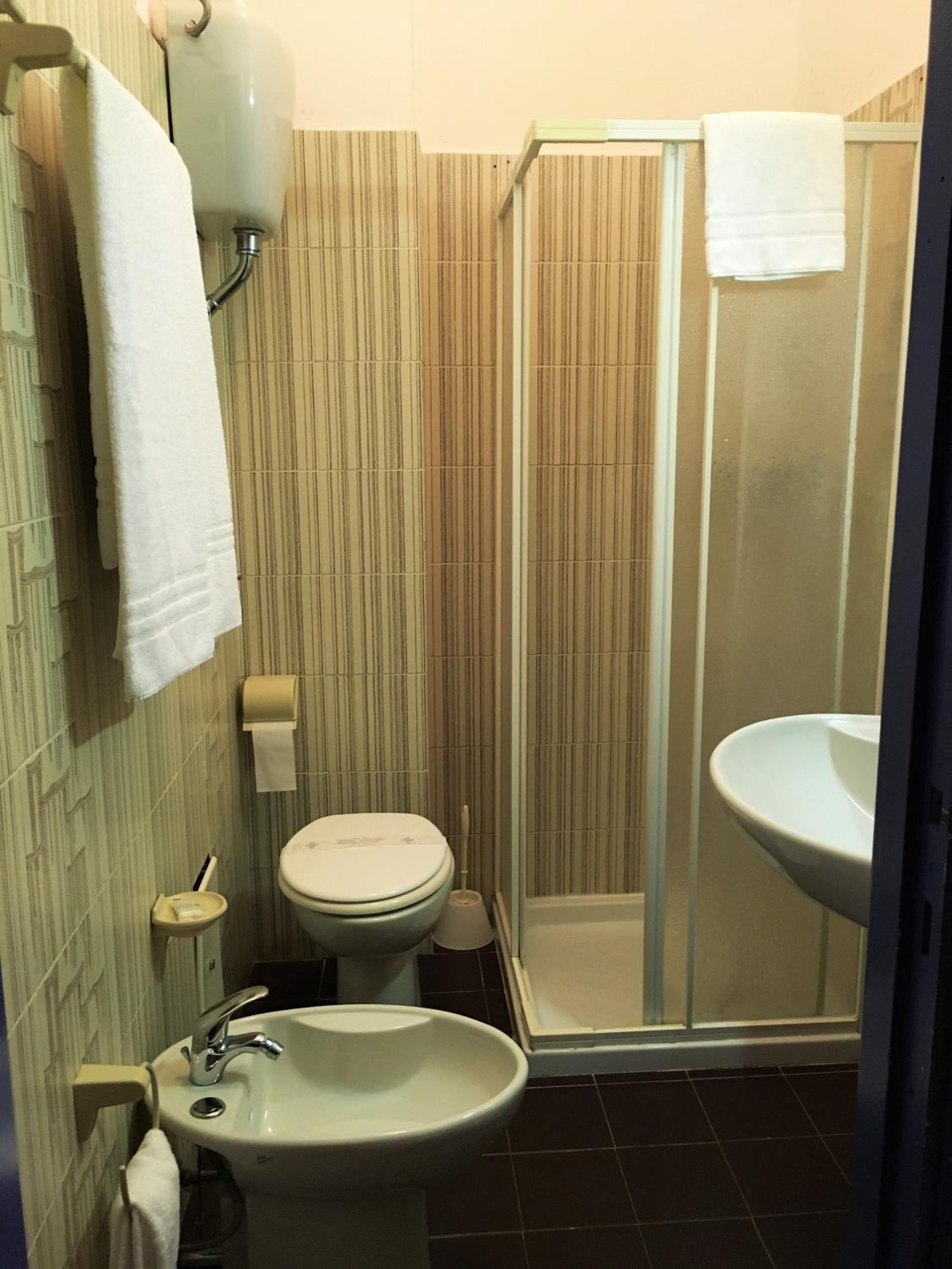 Economy Double or Twin Room photo 3