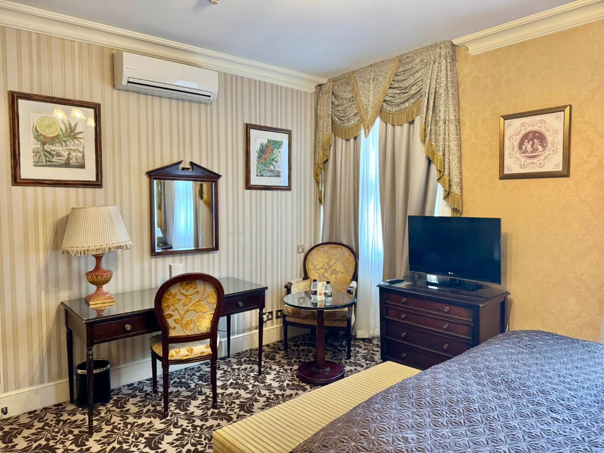 Deluxe Double Room photo 3