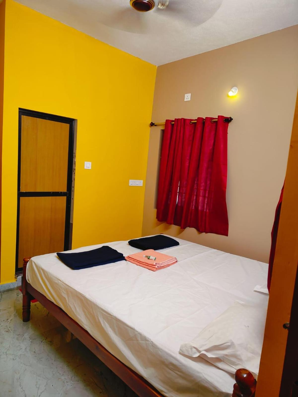 Deluxe Room (2 Adults + 1 Child) photo 2