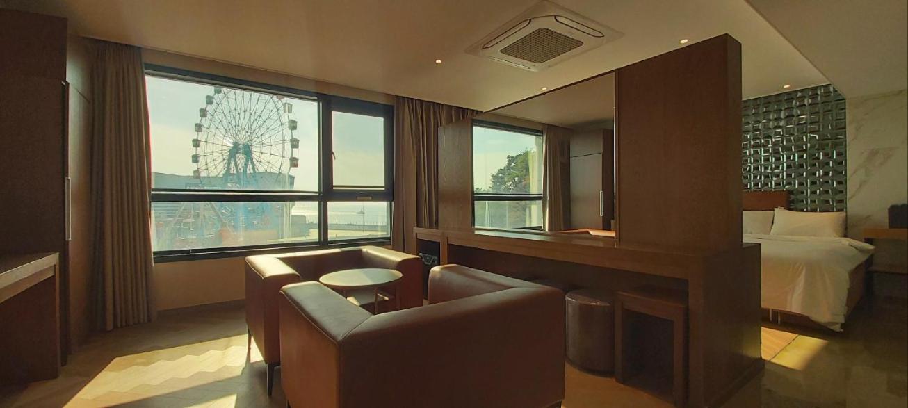 Suite - Photo 2
