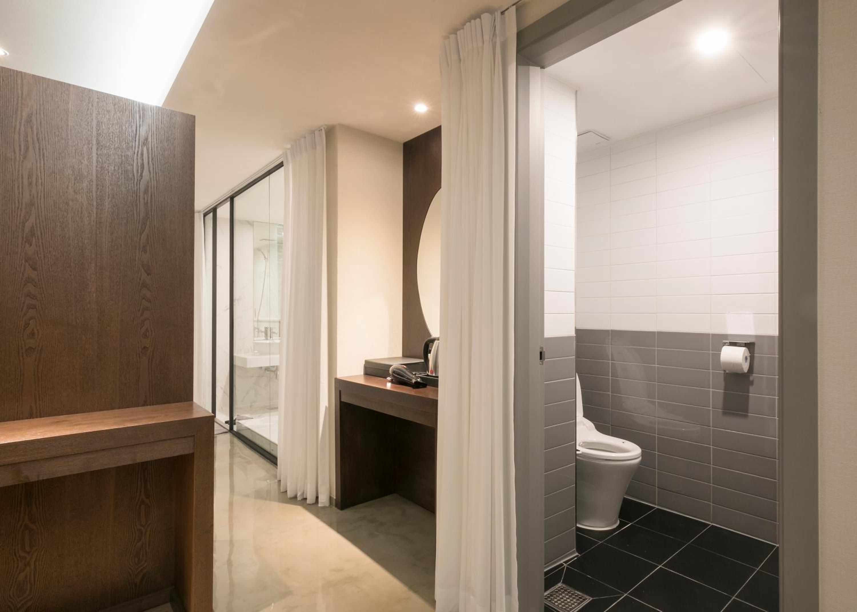 Suite - Photo 4