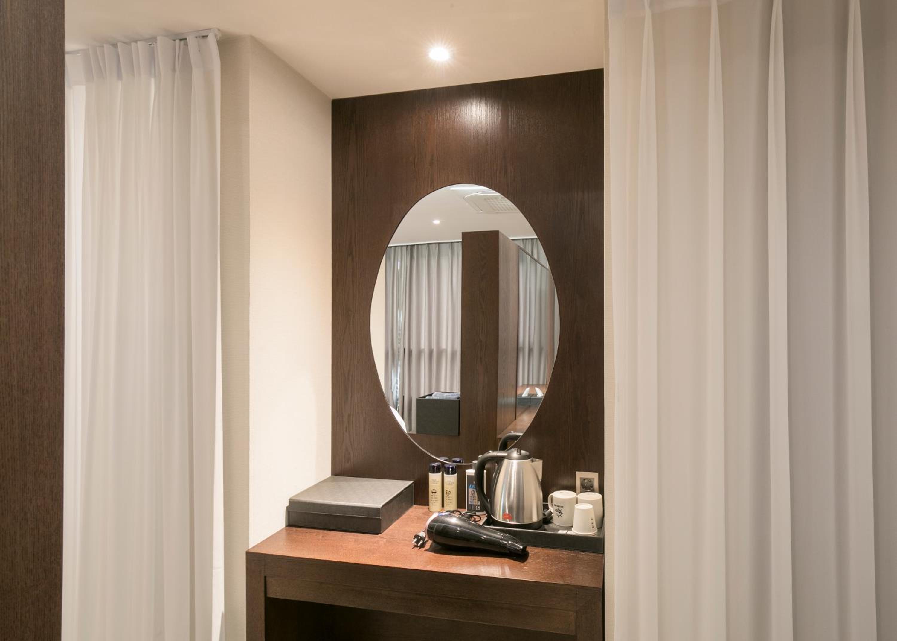 Suite - Photo 3