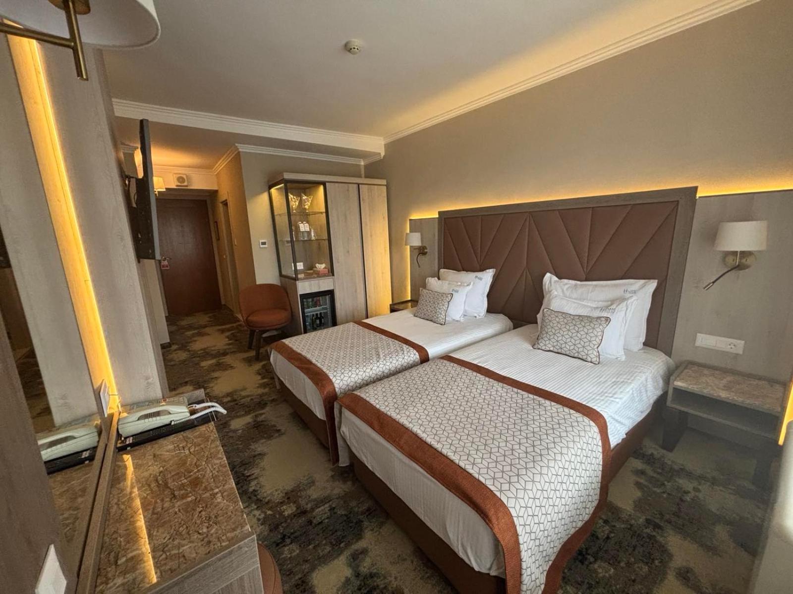 Double Room Comfort with Balcony photo 2