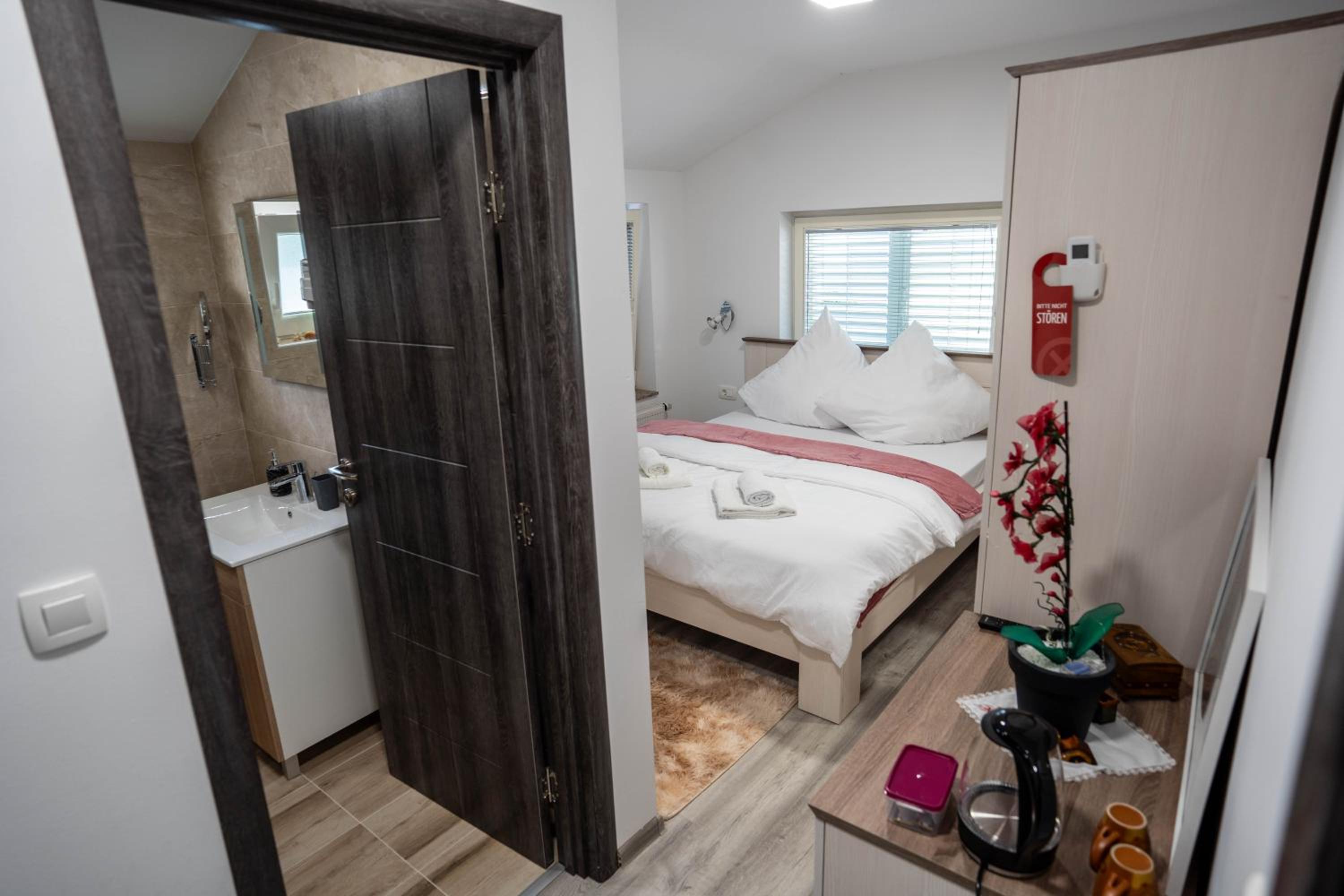 Standard Double Room photo 2