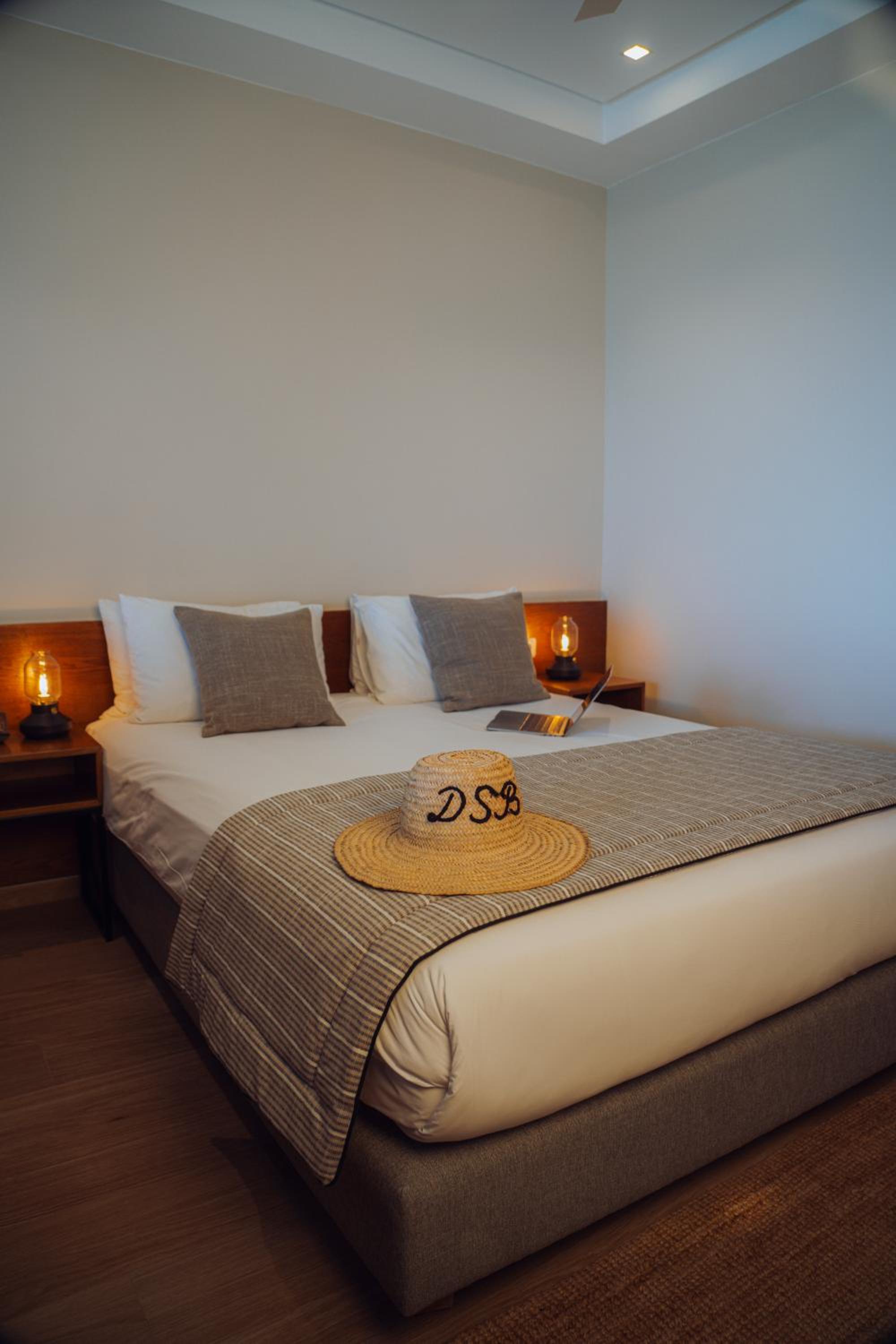 Queen Suite with Sofa Bed and Ocean View - Non-Smoking - Photo 1